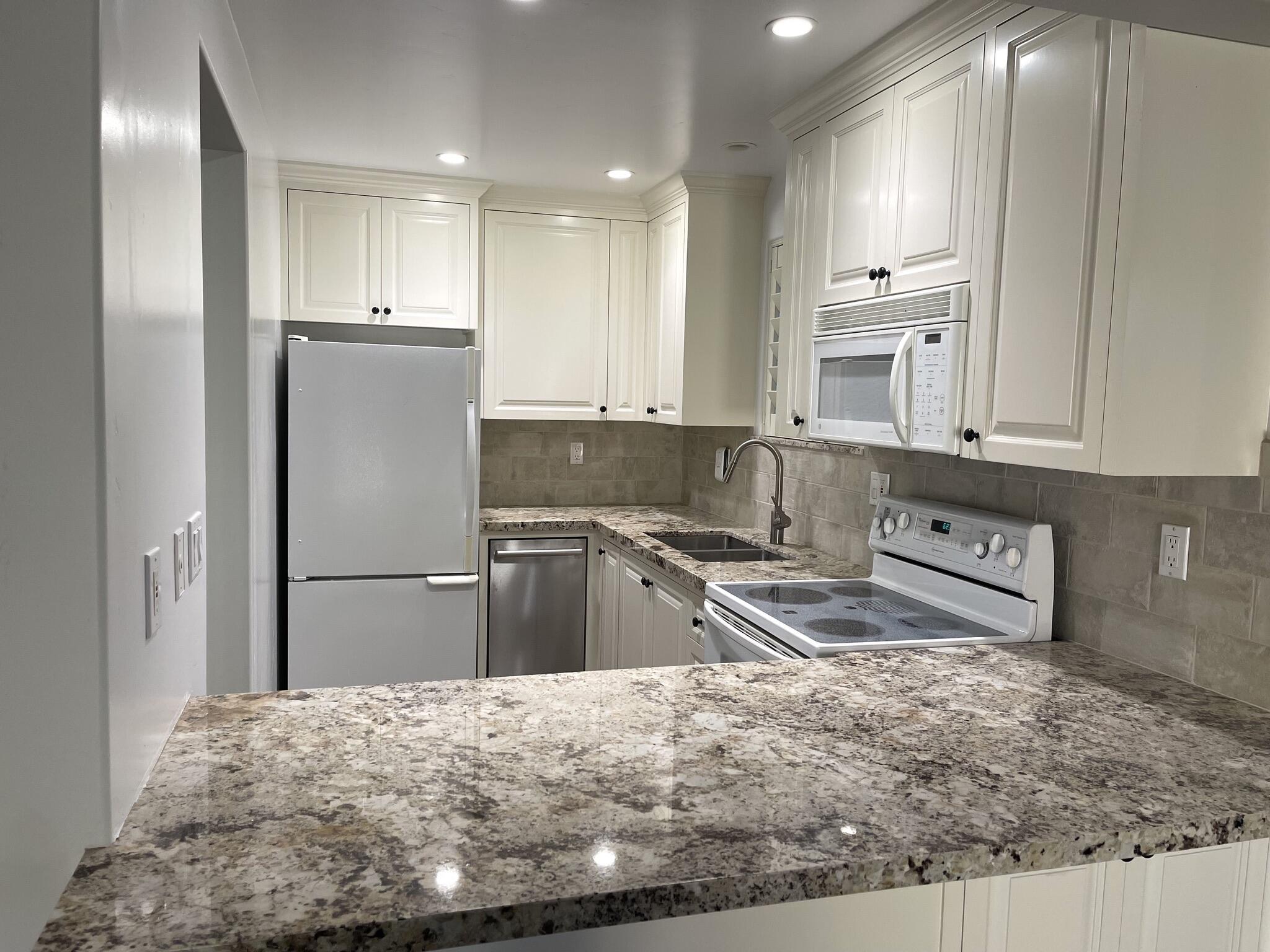 Carpinteria, California 93013, United States, 2 Bedrooms Bedrooms, ,2 BathroomsBathrooms,Residential,Active,164532