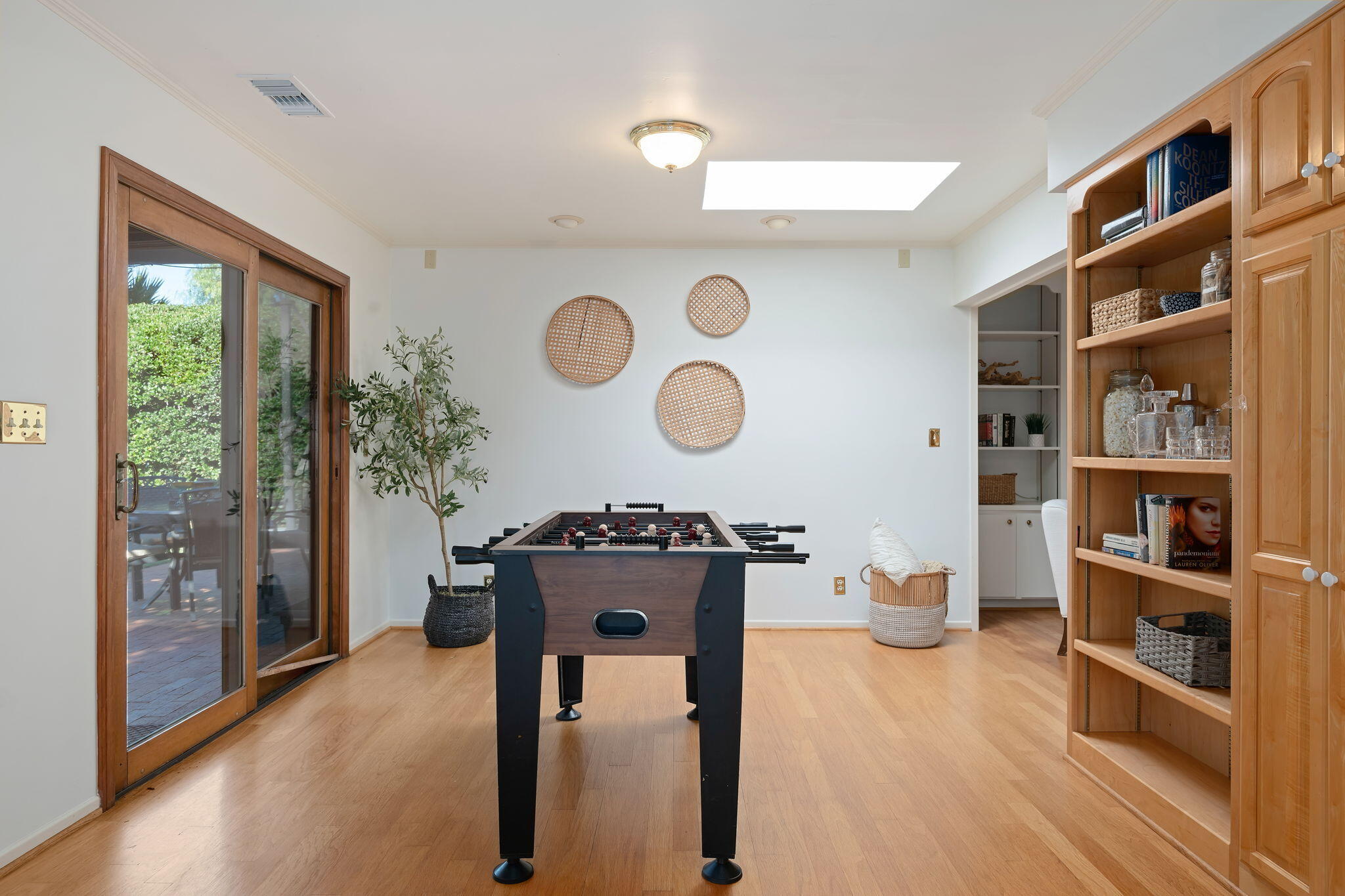 Goleta, California 93117, United States, 5 Bedrooms Bedrooms, ,3 BathroomsBathrooms,Residential,Active,243546