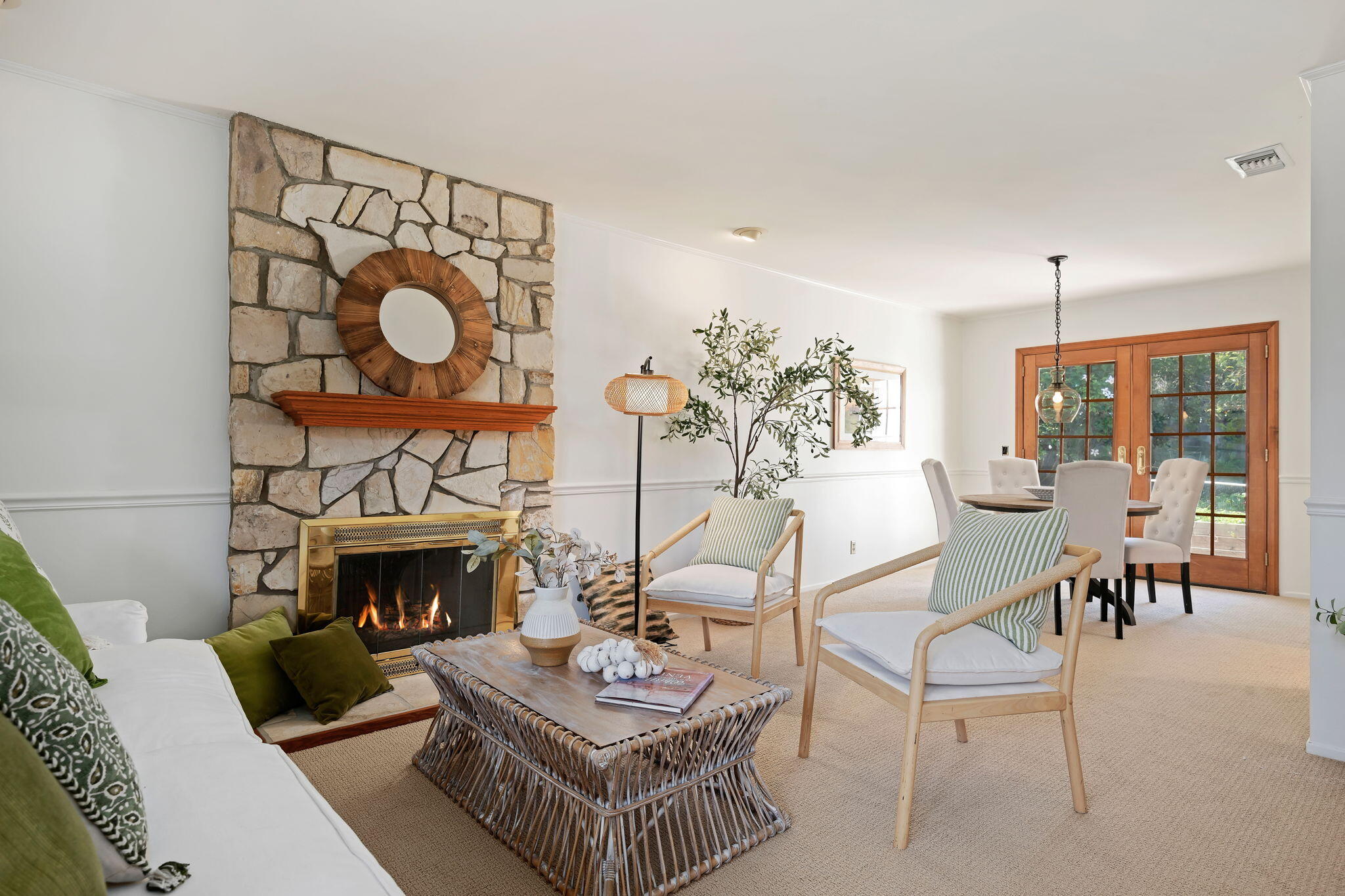 Goleta, California 93117, United States, 5 Bedrooms Bedrooms, ,3 BathroomsBathrooms,Residential,Active,243546