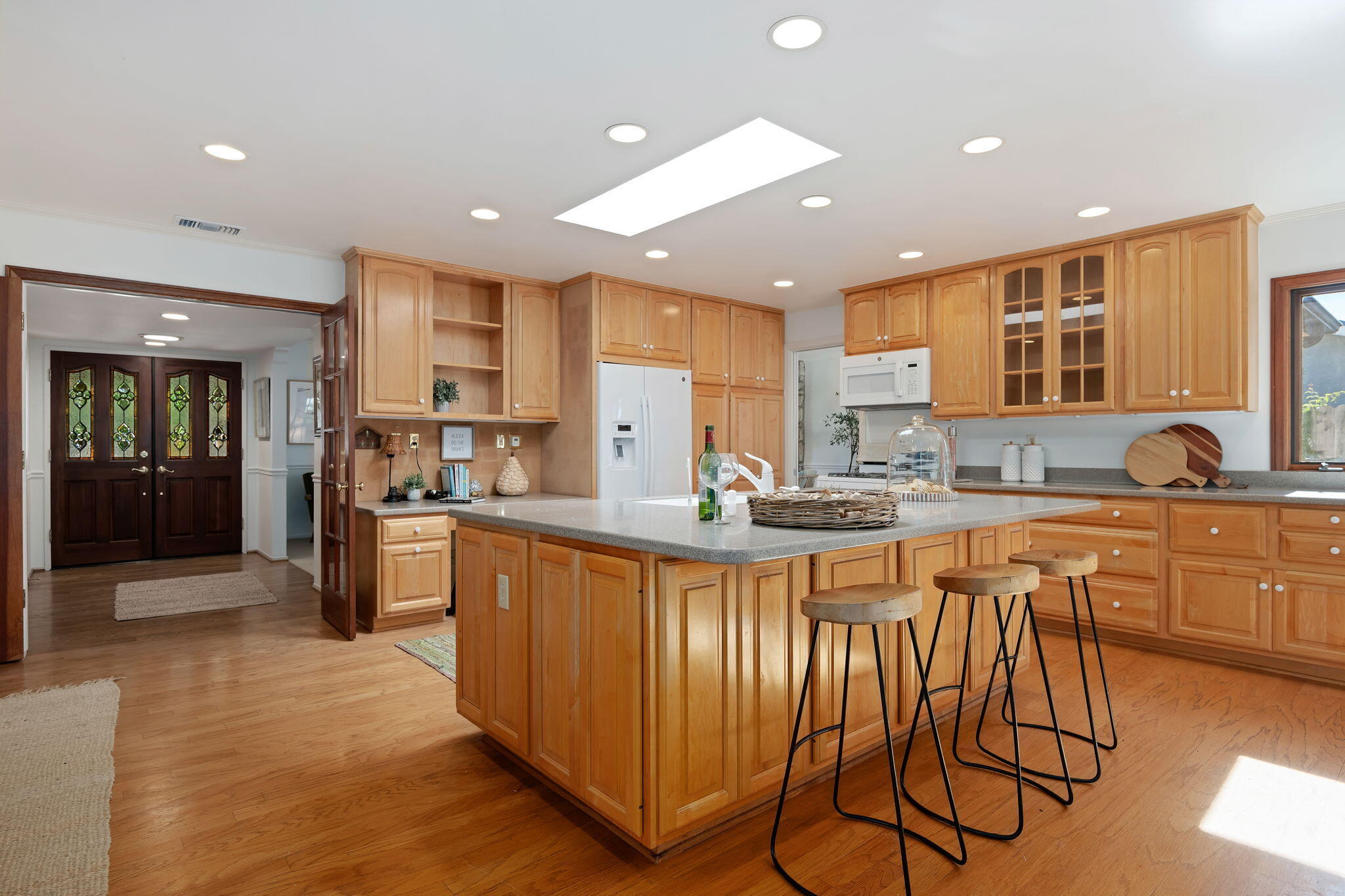 Goleta, California 93117, United States, 5 Bedrooms Bedrooms, ,3 BathroomsBathrooms,Residential,Active,243546