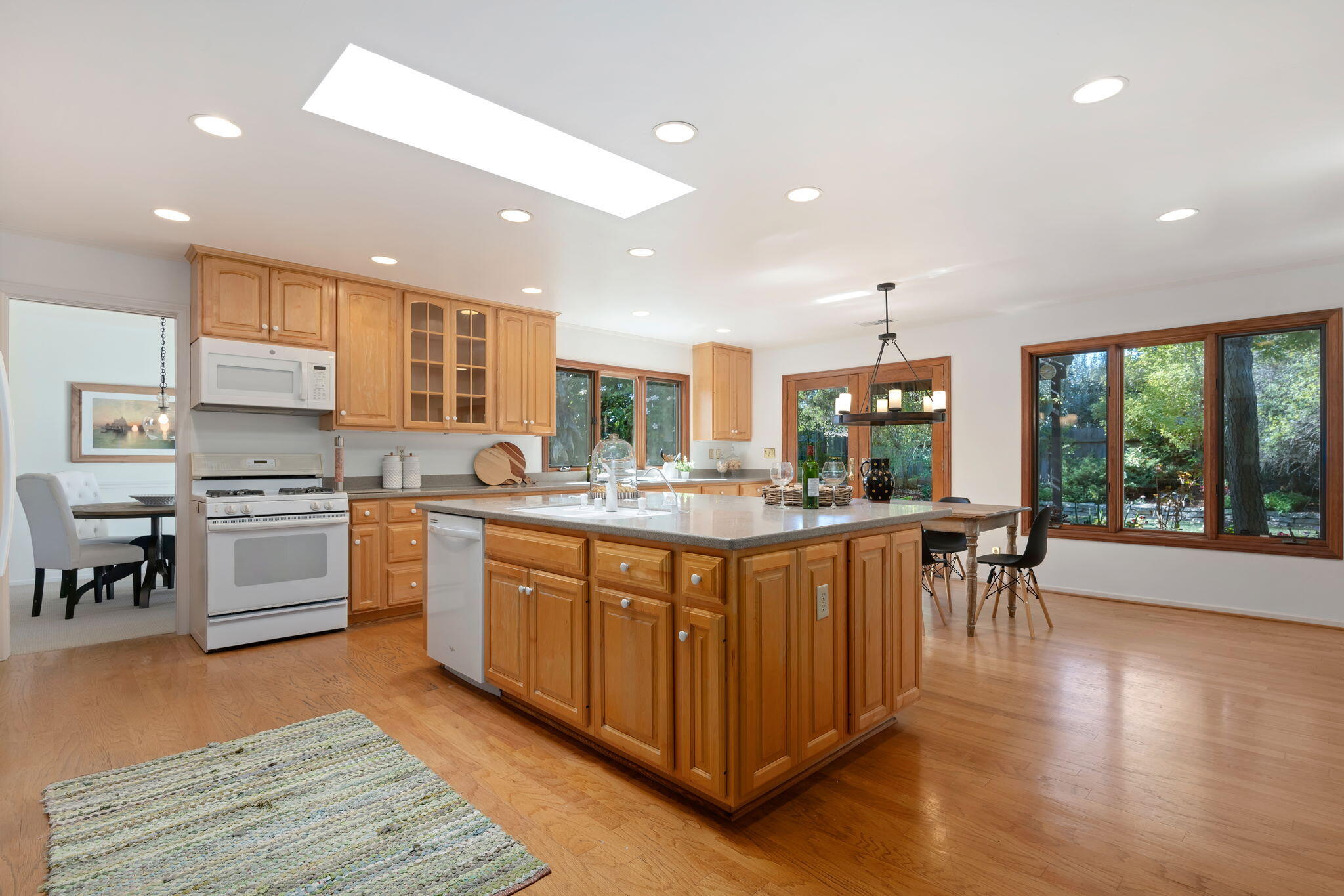 Goleta, California 93117, United States, 5 Bedrooms Bedrooms, ,3 BathroomsBathrooms,Residential,Active,243546