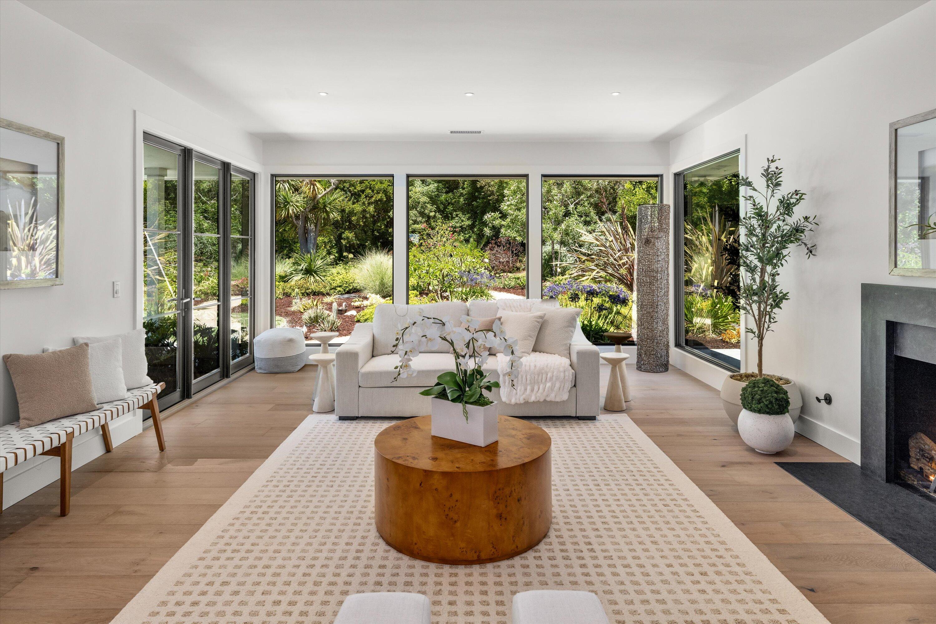 Montecito, California 93108, United States, 4 Bedrooms Bedrooms, ,5 BathroomsBathrooms,Residential,Active,42856