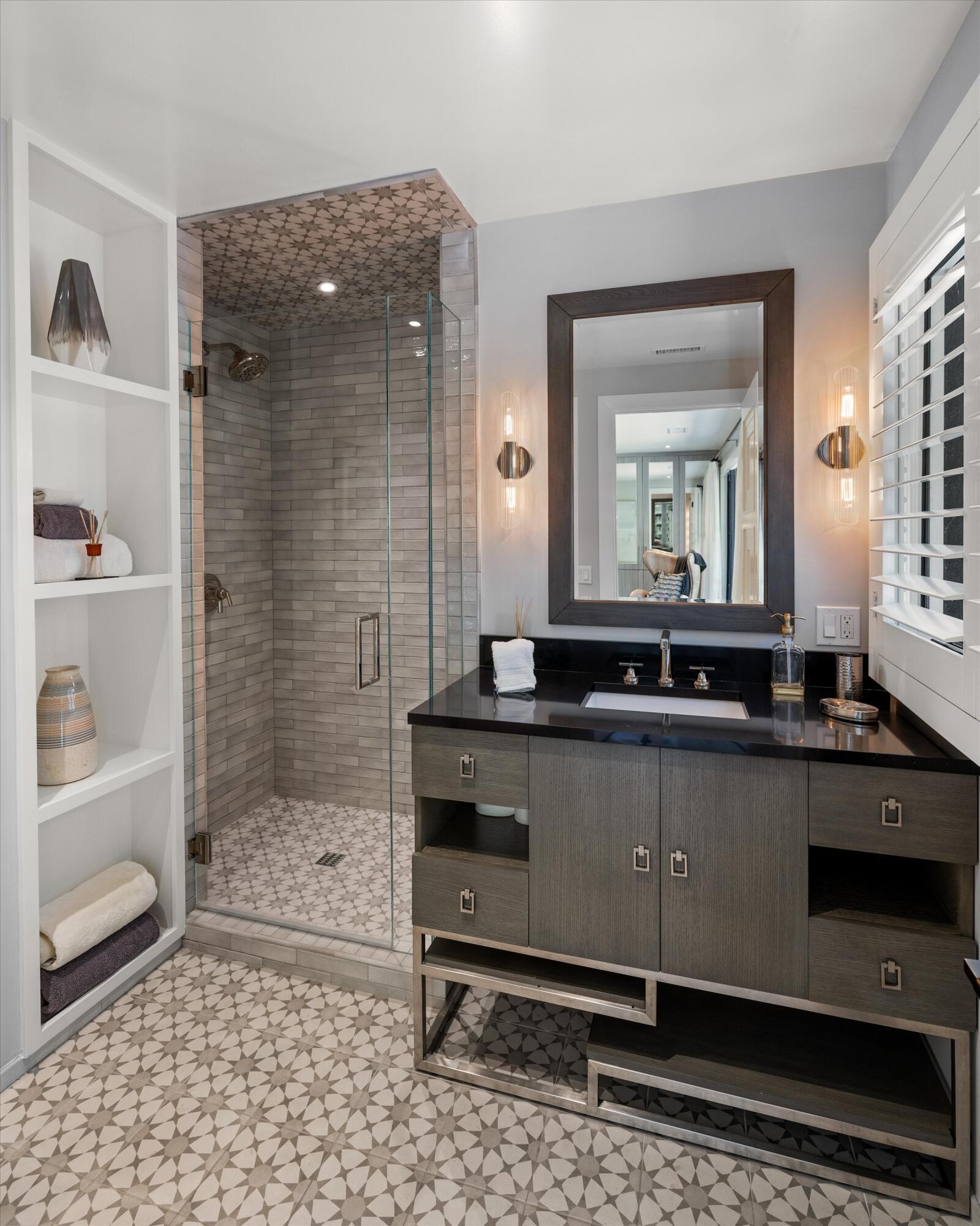 Montecito, California 93108, United States, 4 Bedrooms Bedrooms, ,5 BathroomsBathrooms,Residential,Active,42856