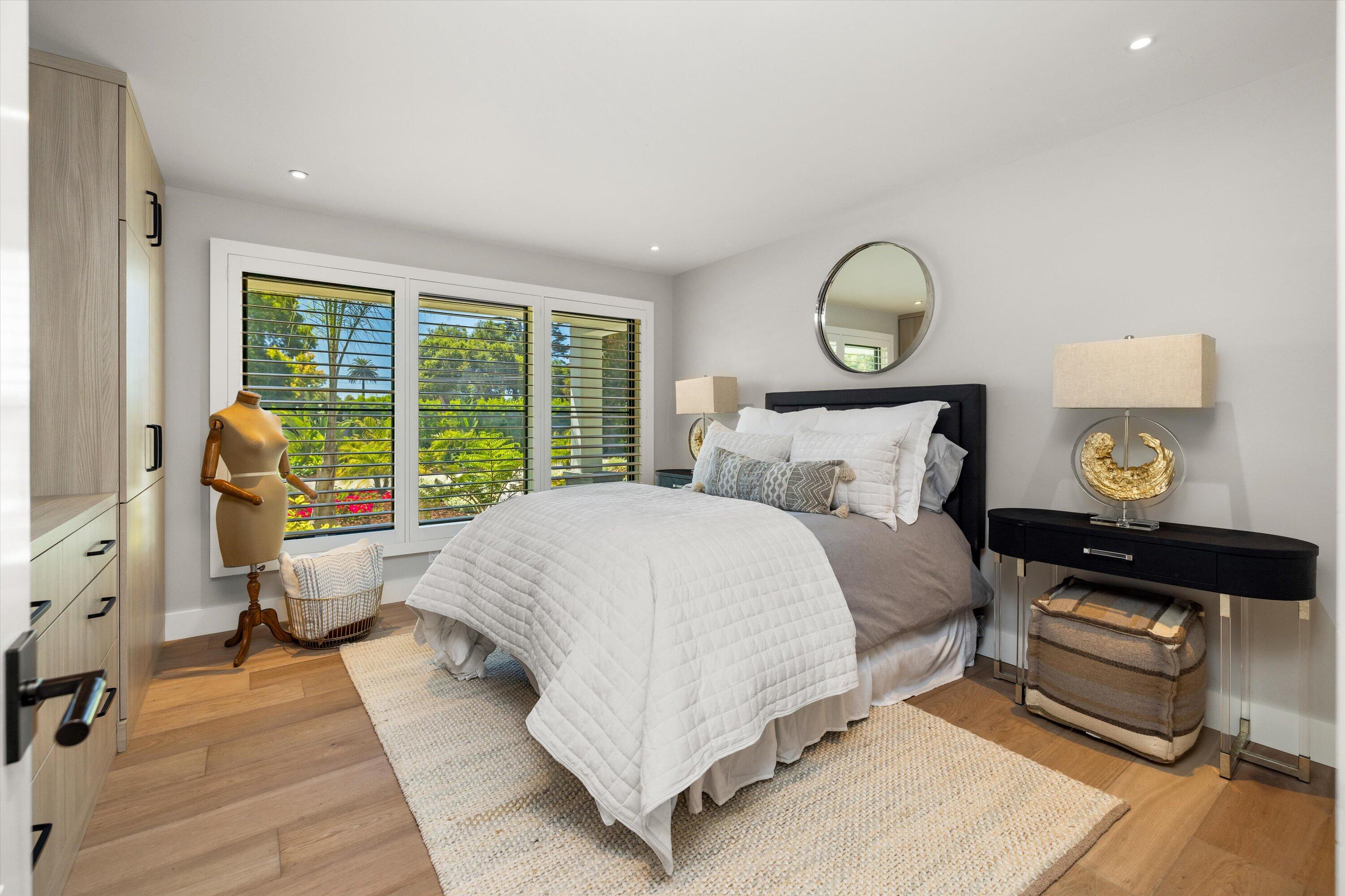 Montecito, California 93108, United States, 4 Bedrooms Bedrooms, ,5 BathroomsBathrooms,Residential,Active,42856