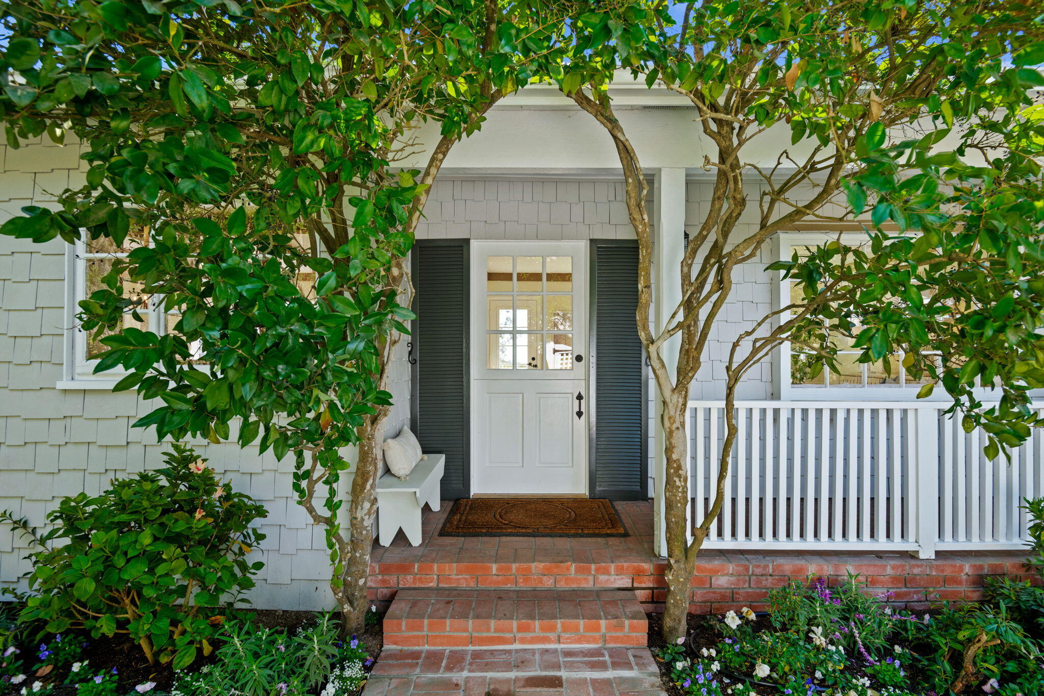 Santa Barbara, California 93109, United States, 2 Bedrooms Bedrooms, ,2 BathroomsBathrooms,Residential,Active,91835