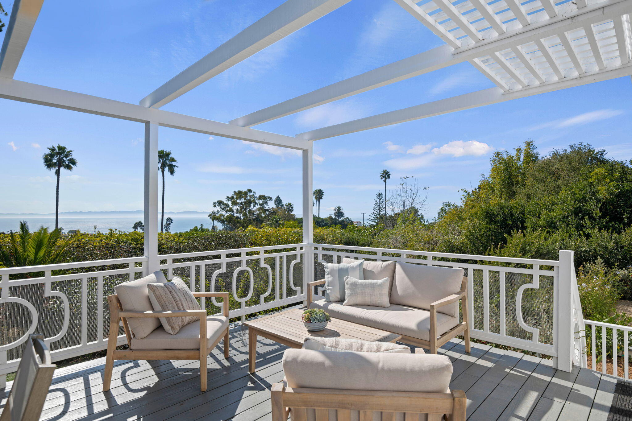 Santa Barbara, California 93109, United States, 2 Bedrooms Bedrooms, ,2 BathroomsBathrooms,Residential,Active,91835