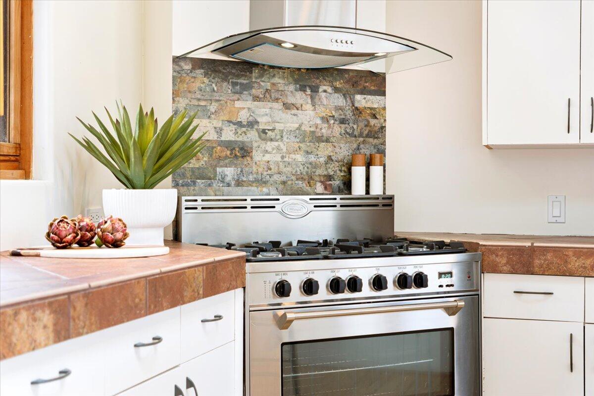 Santa Barbara, California 93105, United States, 3 Bedrooms Bedrooms, ,3 BathroomsBathrooms,Residential,Active,247199