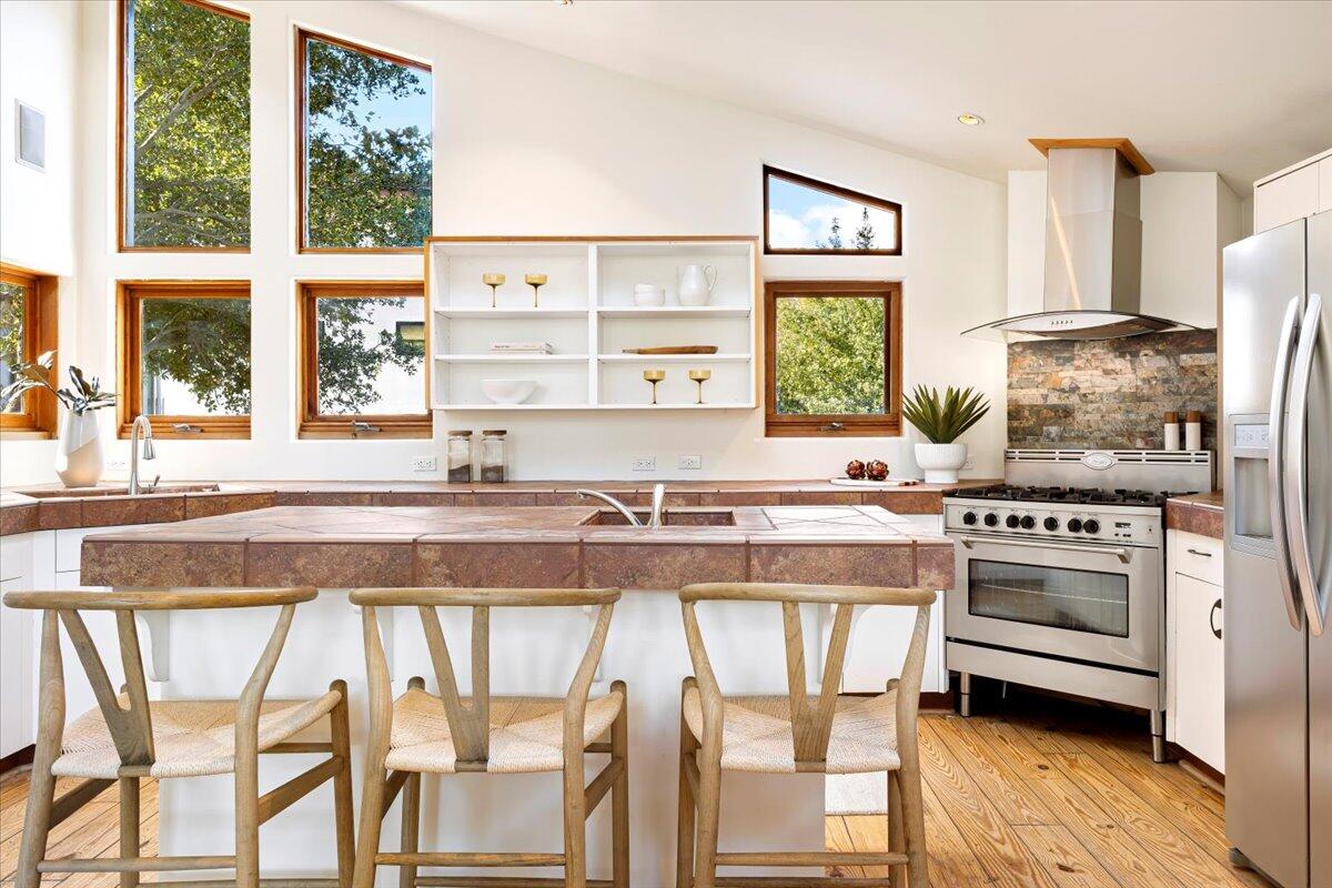 Santa Barbara, California 93105, United States, 3 Bedrooms Bedrooms, ,3 BathroomsBathrooms,Residential,Active,247199