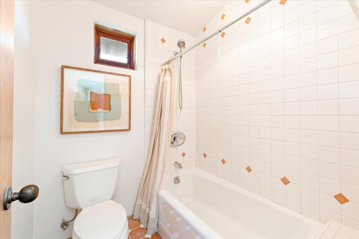 Santa Barbara, California 93105, United States, 3 Bedrooms Bedrooms, ,3 BathroomsBathrooms,Residential,Active,247199