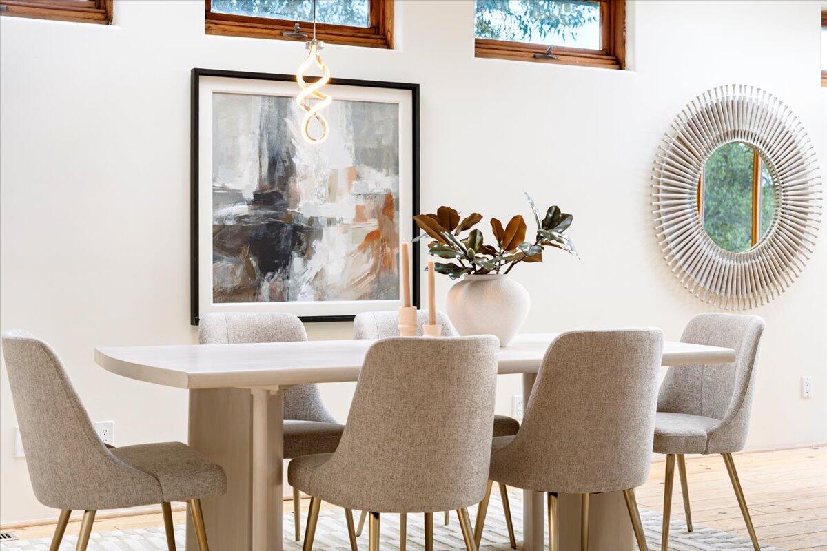 Santa Barbara, California 93105, United States, 3 Bedrooms Bedrooms, ,3 BathroomsBathrooms,Residential,Active,247199