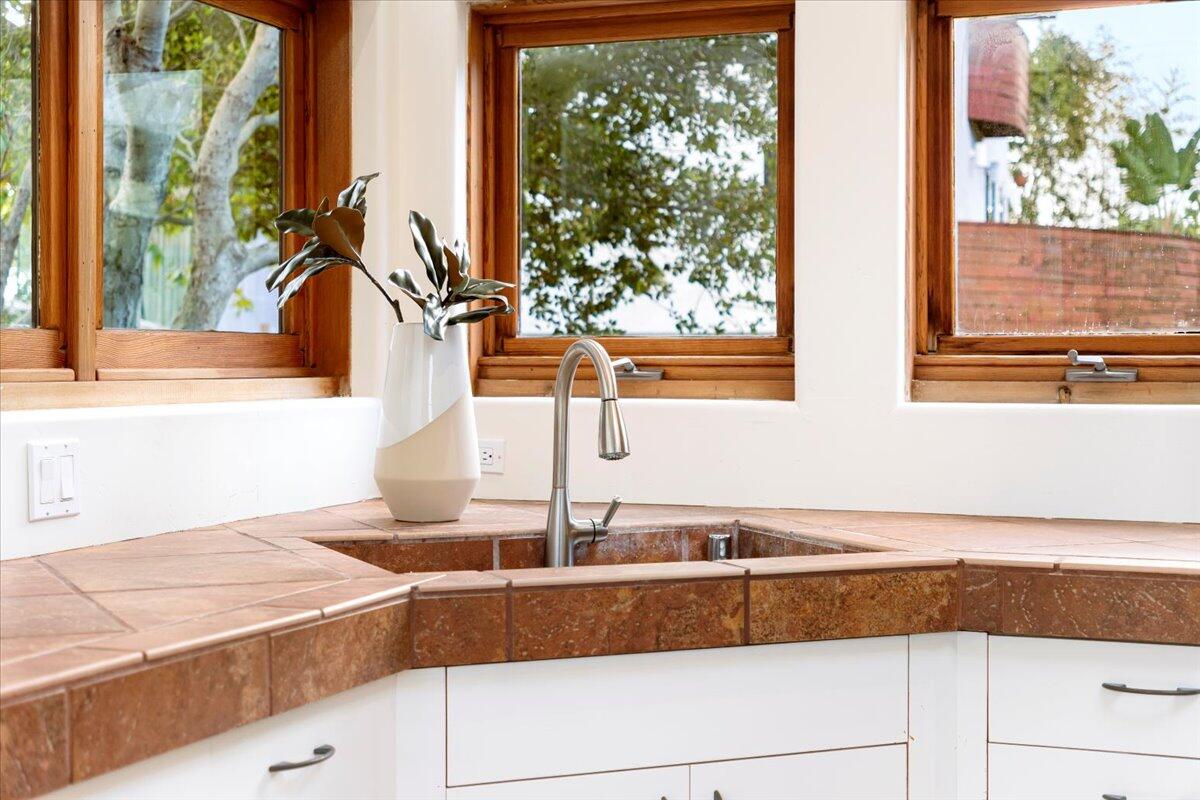 Santa Barbara, California 93105, United States, 3 Bedrooms Bedrooms, ,3 BathroomsBathrooms,Residential,Active,247199