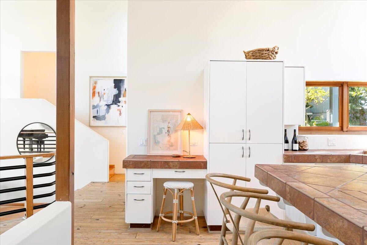 Santa Barbara, California 93105, United States, 3 Bedrooms Bedrooms, ,3 BathroomsBathrooms,Residential,Active,247199