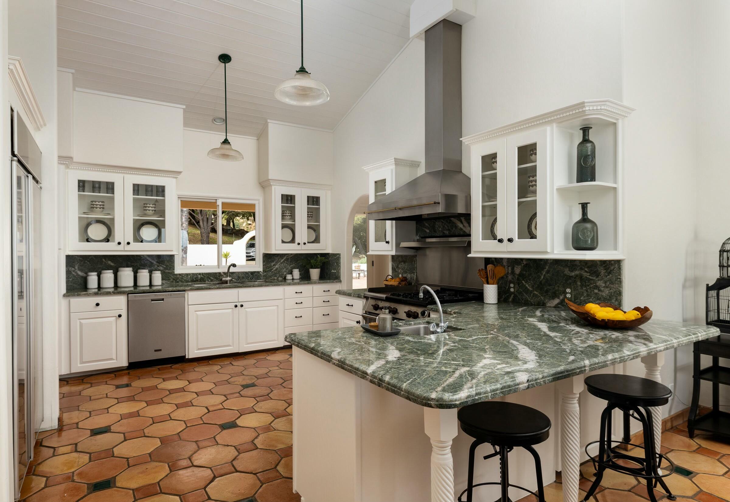 Santa Barbara, California 93108, United States, 4 Bedrooms Bedrooms, ,5 BathroomsBathrooms,Residential,Active,104618