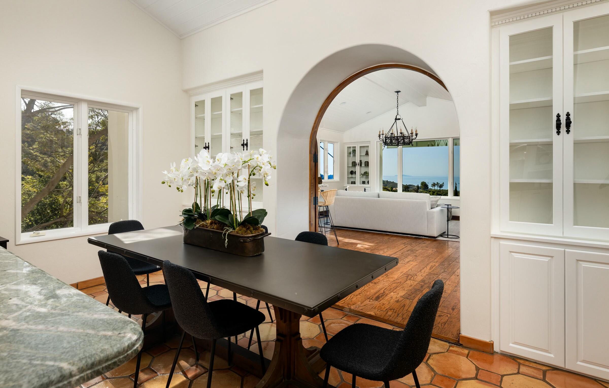 Santa Barbara, California 93108, United States, 4 Bedrooms Bedrooms, ,5 BathroomsBathrooms,Residential,Active,104618