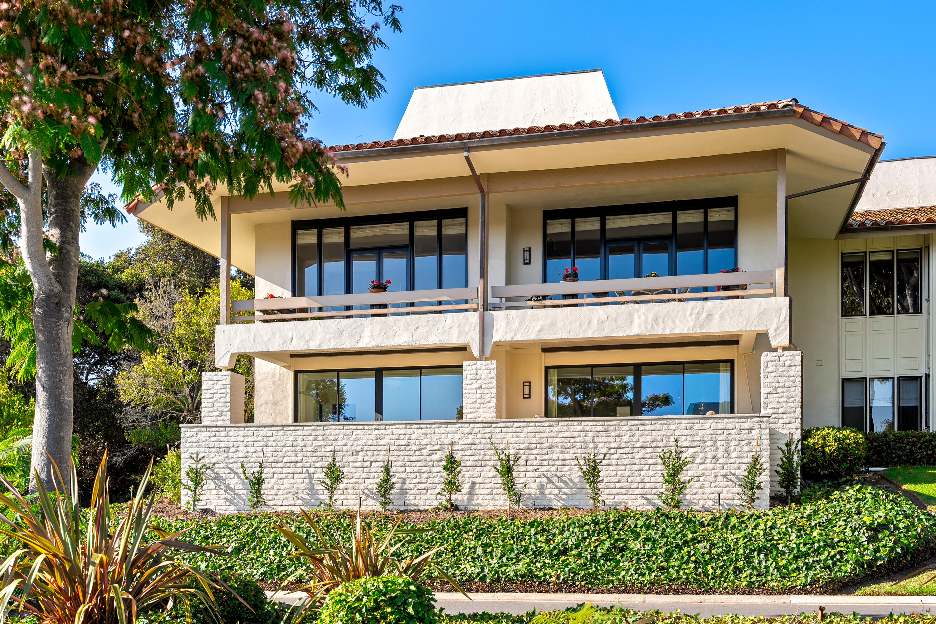 Santa Barbara, California 93108, United States, 2 Bedrooms Bedrooms, ,3 BathroomsBathrooms,Residential,Coming Soon,204468