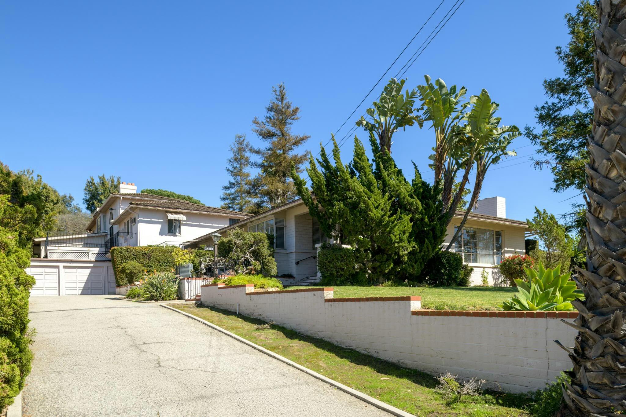 Santa Barbara, California 93105, United States, 4 Bedrooms Bedrooms, ,4 BathroomsBathrooms,Residential,Pending,86026