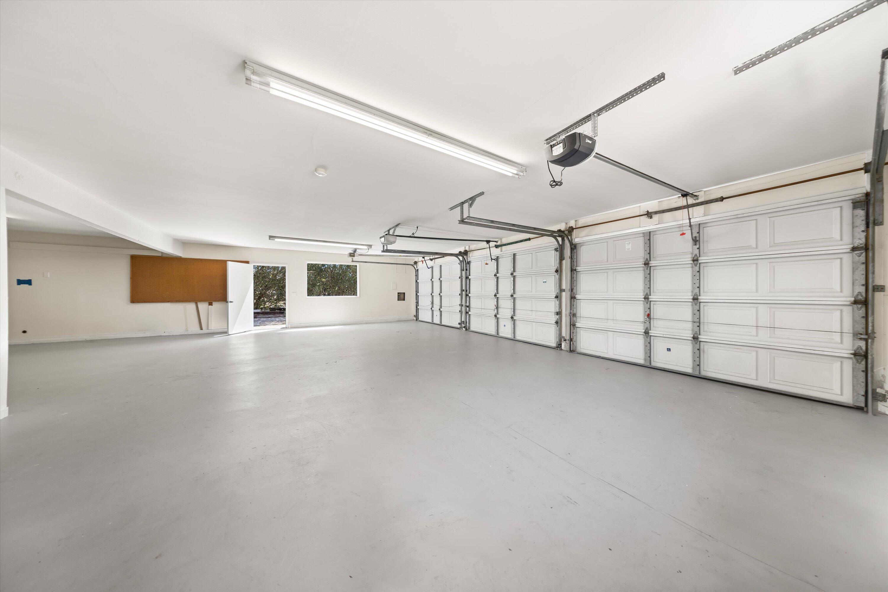 Santa Barbara, California 93111, United States, 5 Bedrooms Bedrooms, ,4 BathroomsBathrooms,Residential,Active,106782