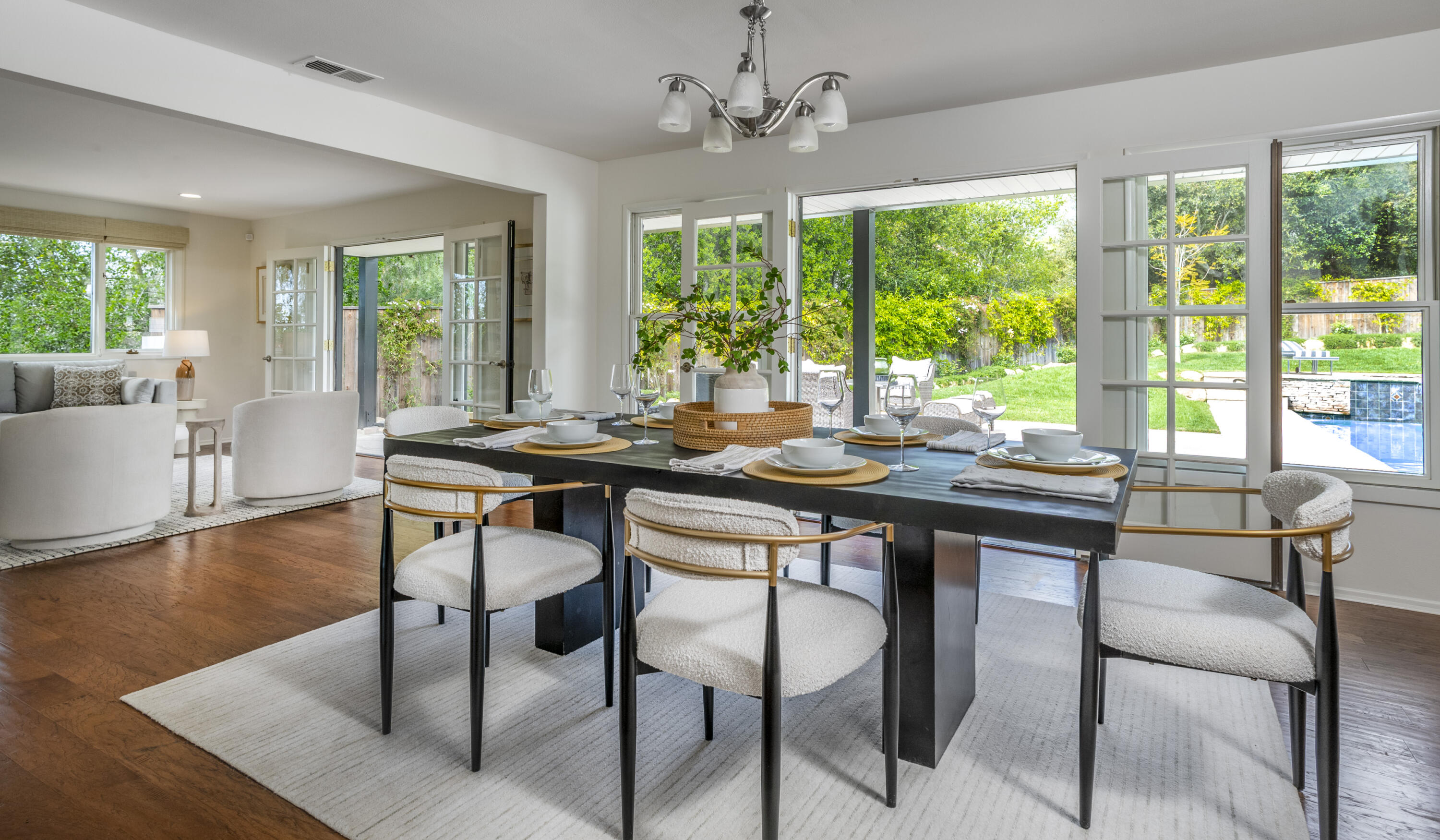 Santa Barbara, California 93111, United States, 5 Bedrooms Bedrooms, ,4 BathroomsBathrooms,Residential,Active,106782