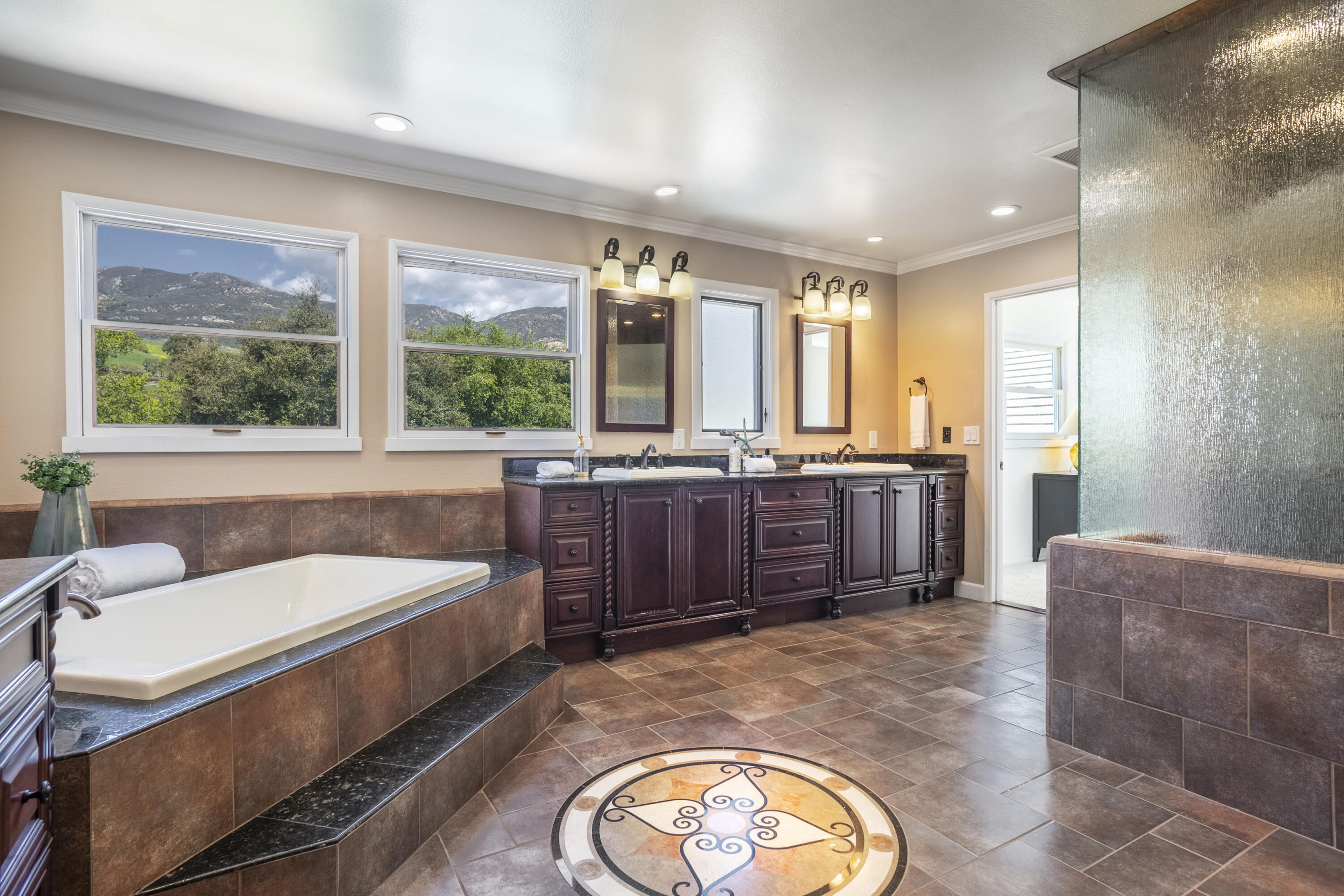 Santa Barbara, California 93111, United States, 5 Bedrooms Bedrooms, ,4 BathroomsBathrooms,Residential,Active,106782