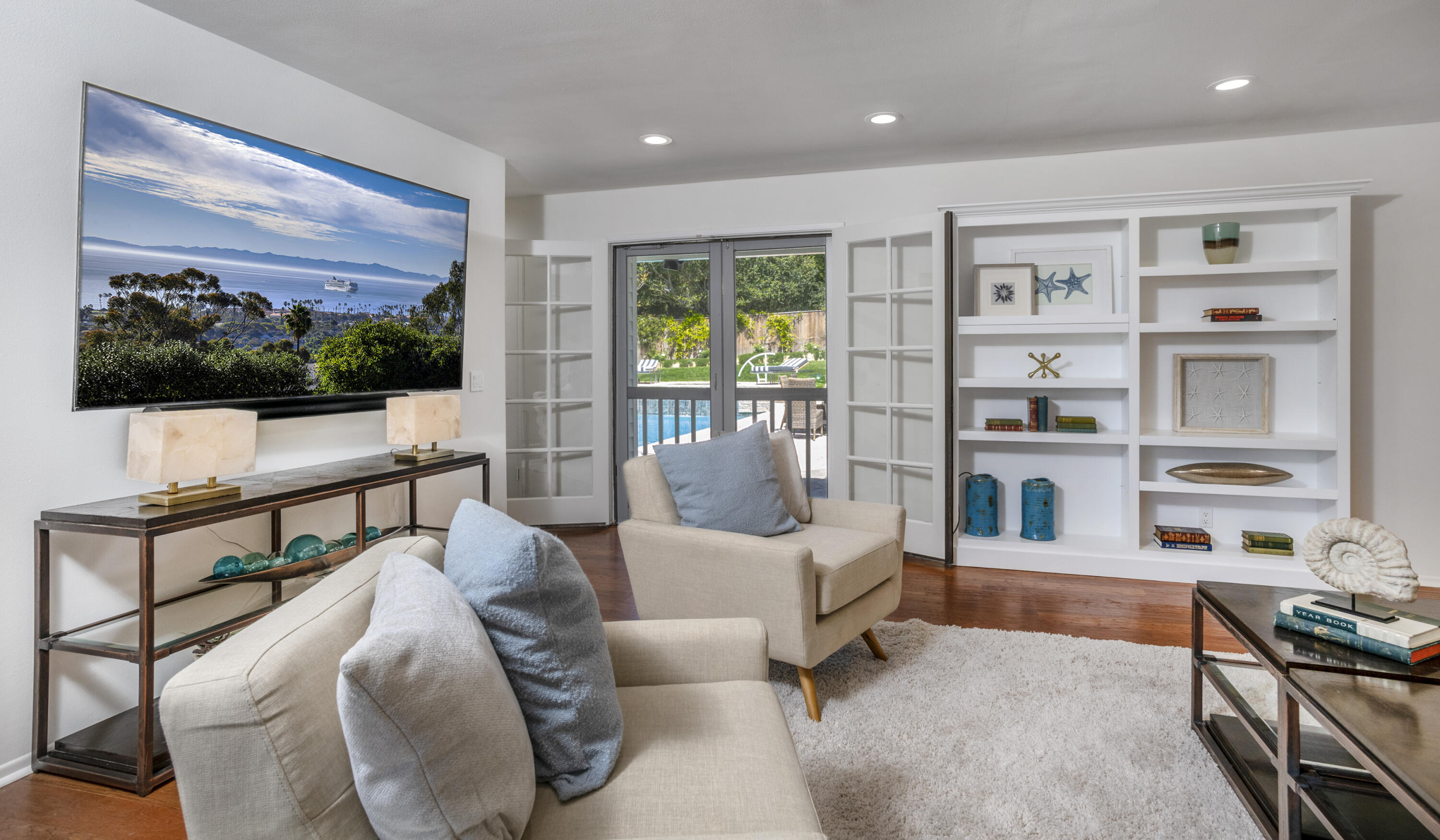 Santa Barbara, California 93111, United States, 5 Bedrooms Bedrooms, ,4 BathroomsBathrooms,Residential,Active,106782