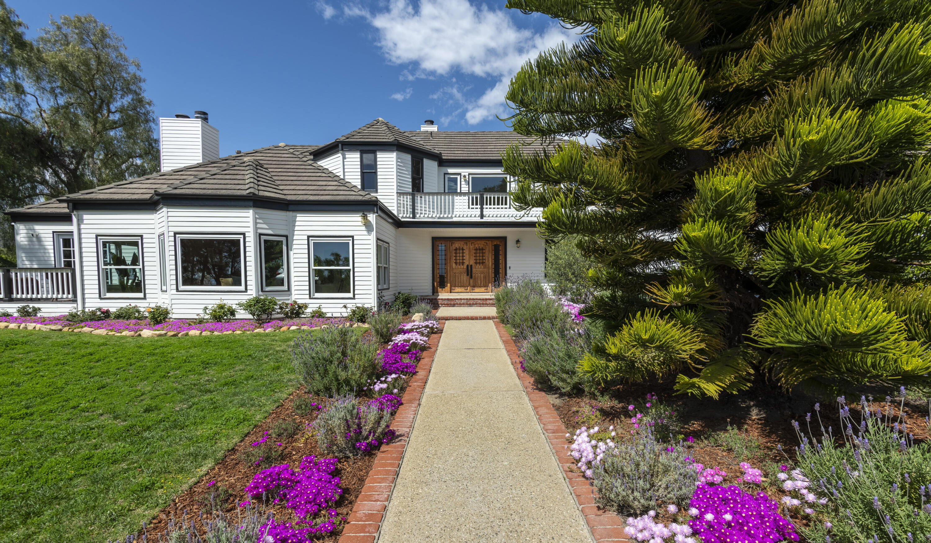 Santa Barbara, California 93111, United States, 5 Bedrooms Bedrooms, ,4 BathroomsBathrooms,Residential,Active,106782