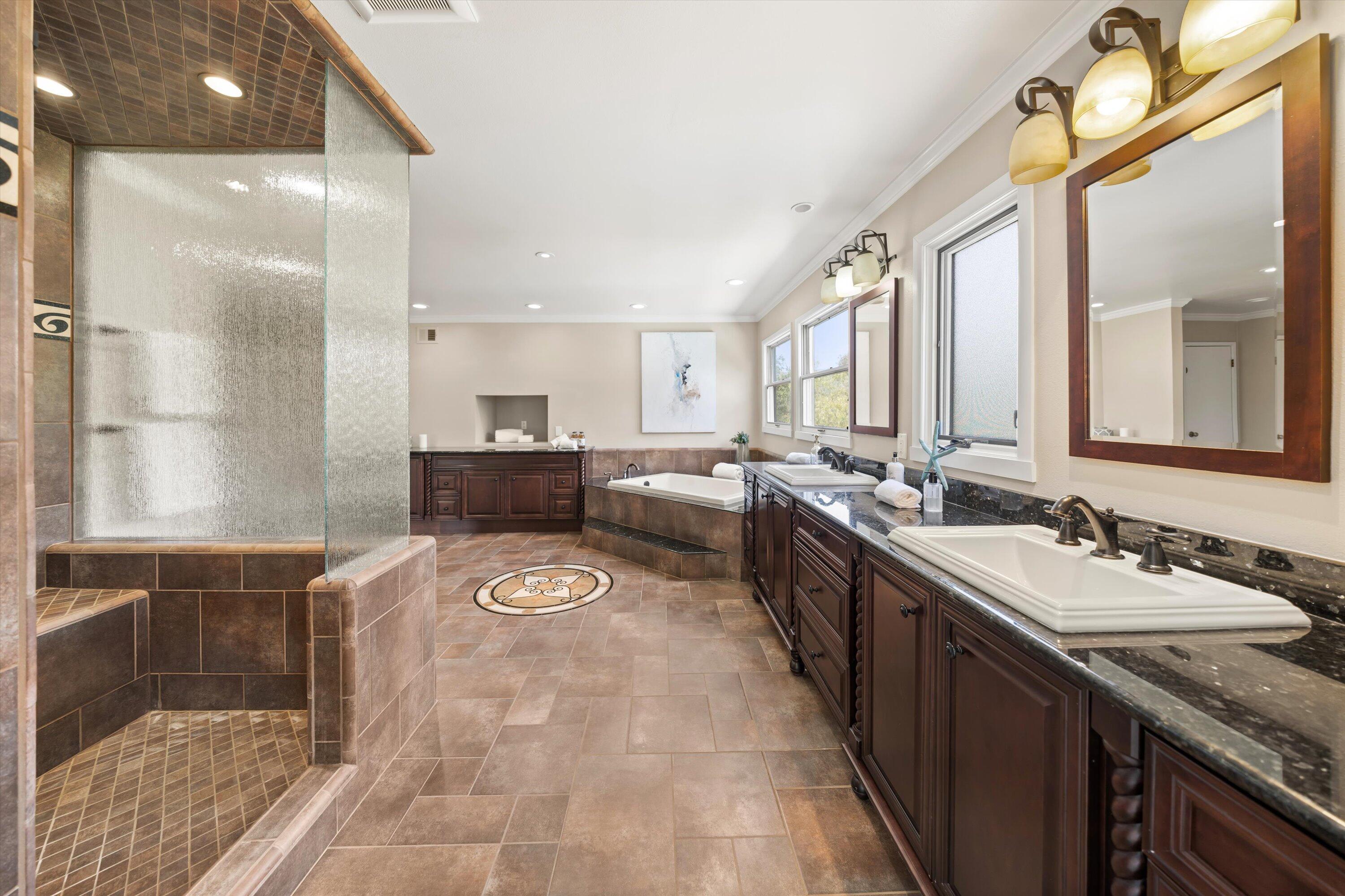 Santa Barbara, California 93111, United States, 5 Bedrooms Bedrooms, ,4 BathroomsBathrooms,Residential,Active,106782