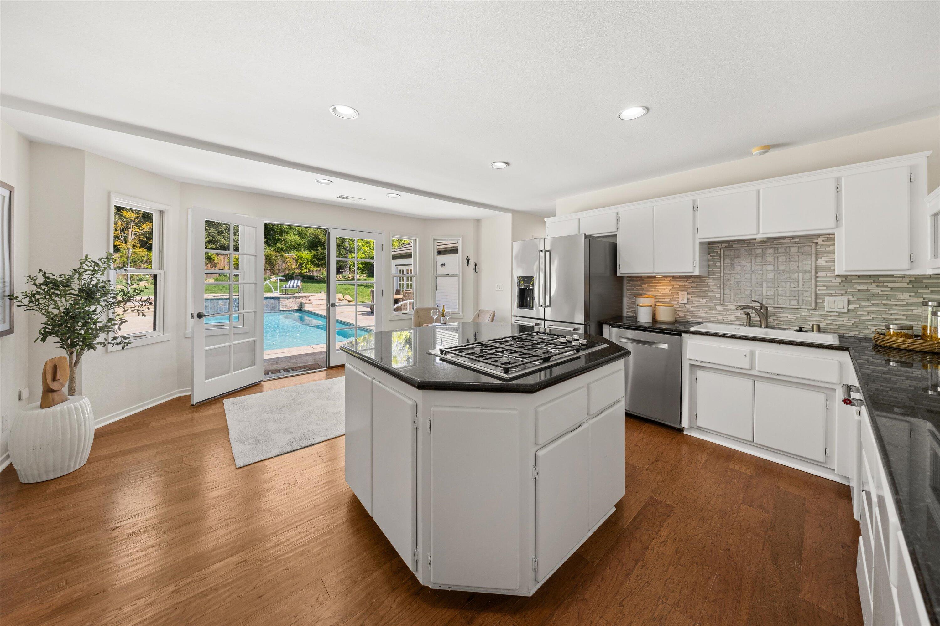 Santa Barbara, California 93111, United States, 5 Bedrooms Bedrooms, ,4 BathroomsBathrooms,Residential,Active,106782