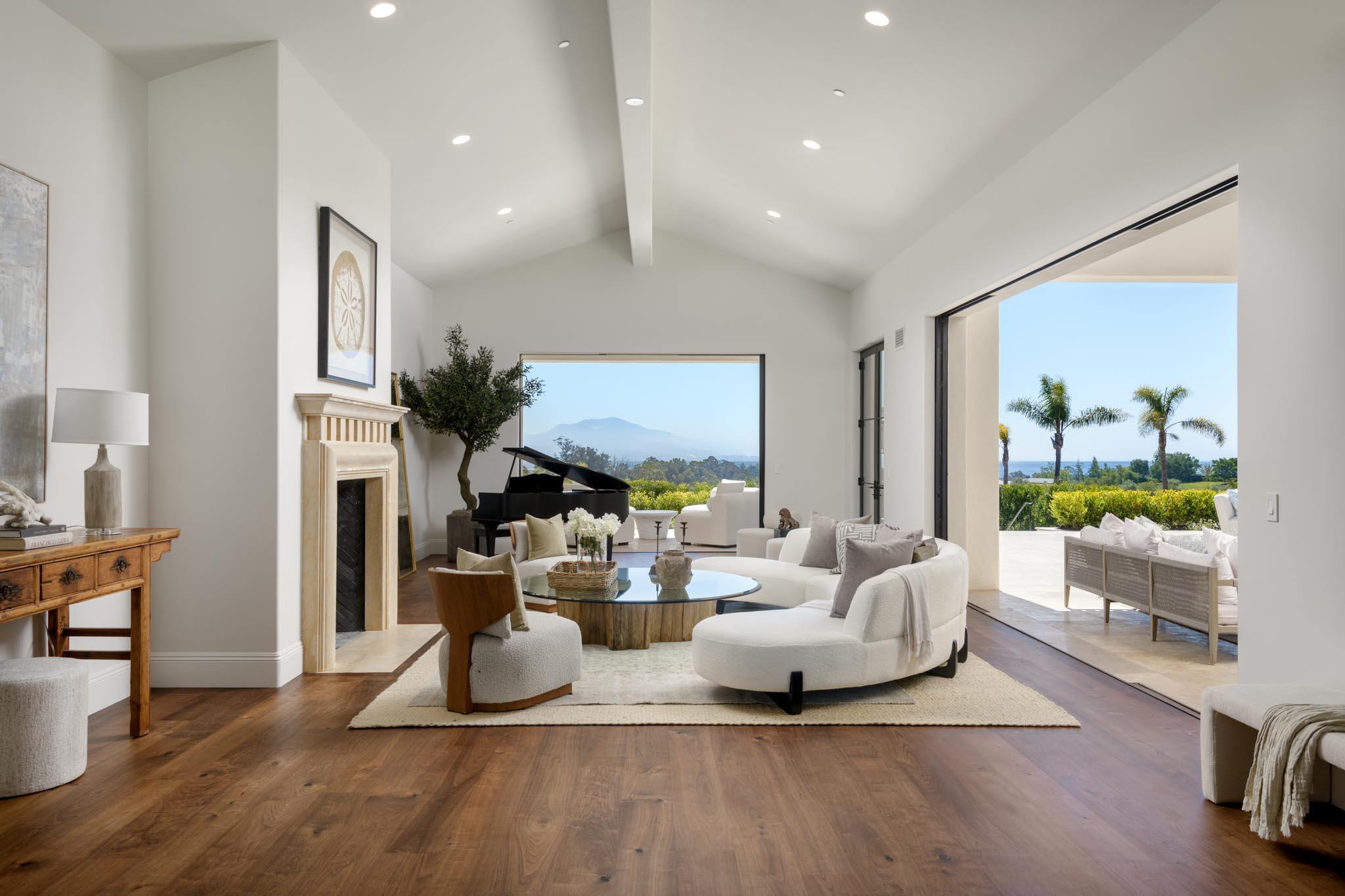 Summerland, California 93067, United States, 6 Bedrooms Bedrooms, ,9 BathroomsBathrooms,Residential,Active,125192