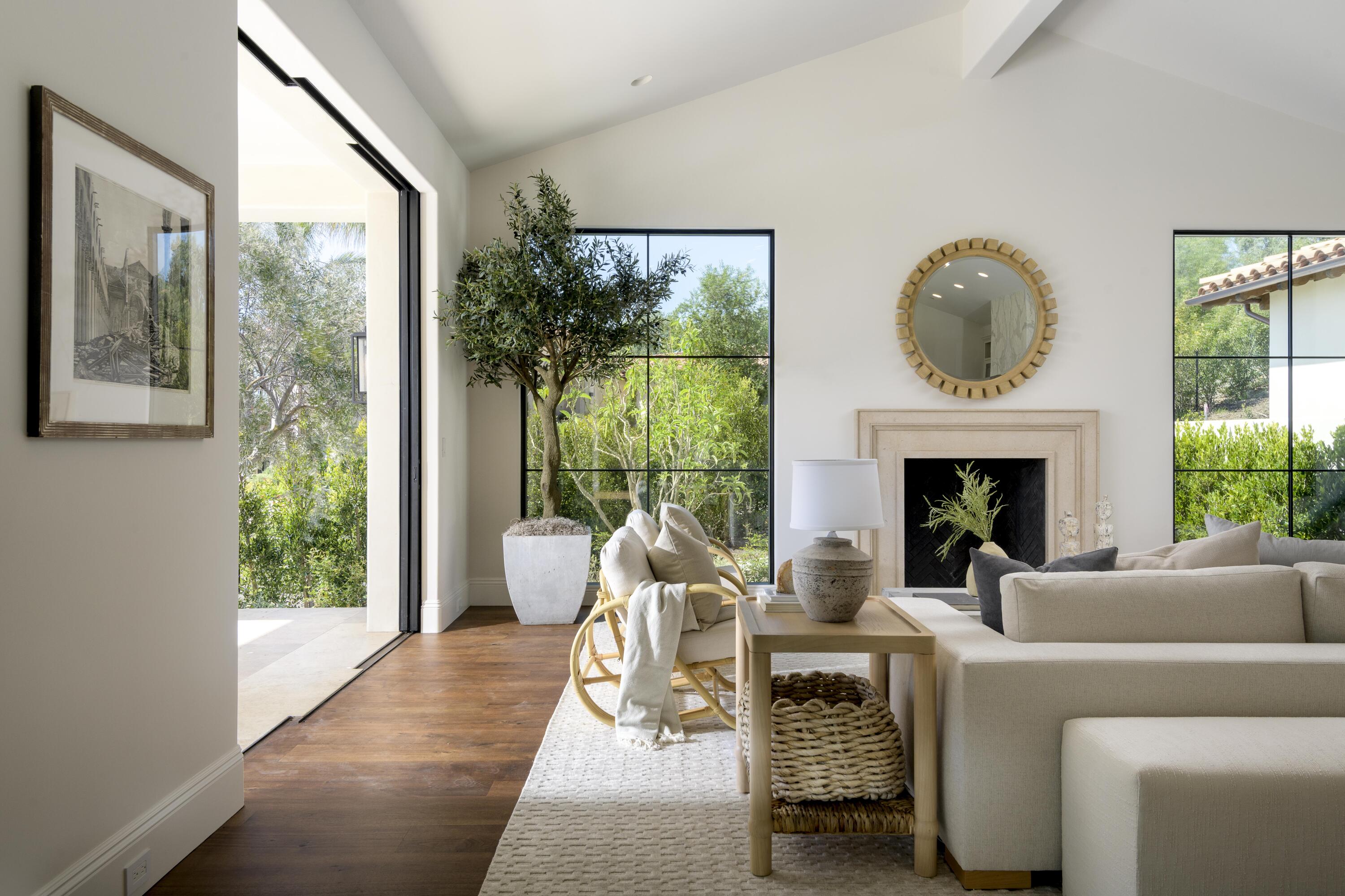 Summerland, California 93067, United States, 6 Bedrooms Bedrooms, ,9 BathroomsBathrooms,Residential,Active,125192