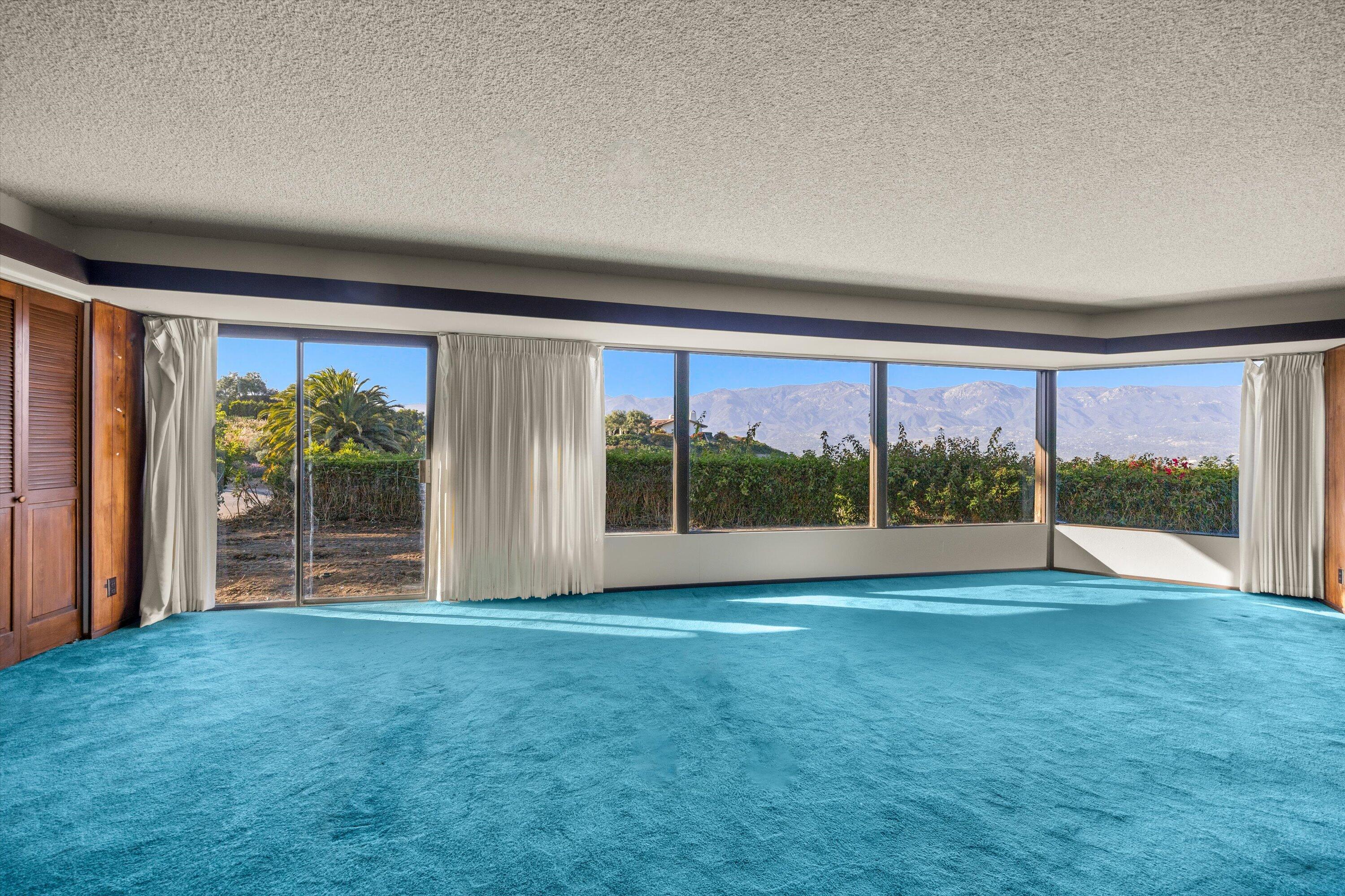 Santa Barbara, California 93109, United States, 3 Bedrooms Bedrooms, ,4 BathroomsBathrooms,Residential,Active,163109