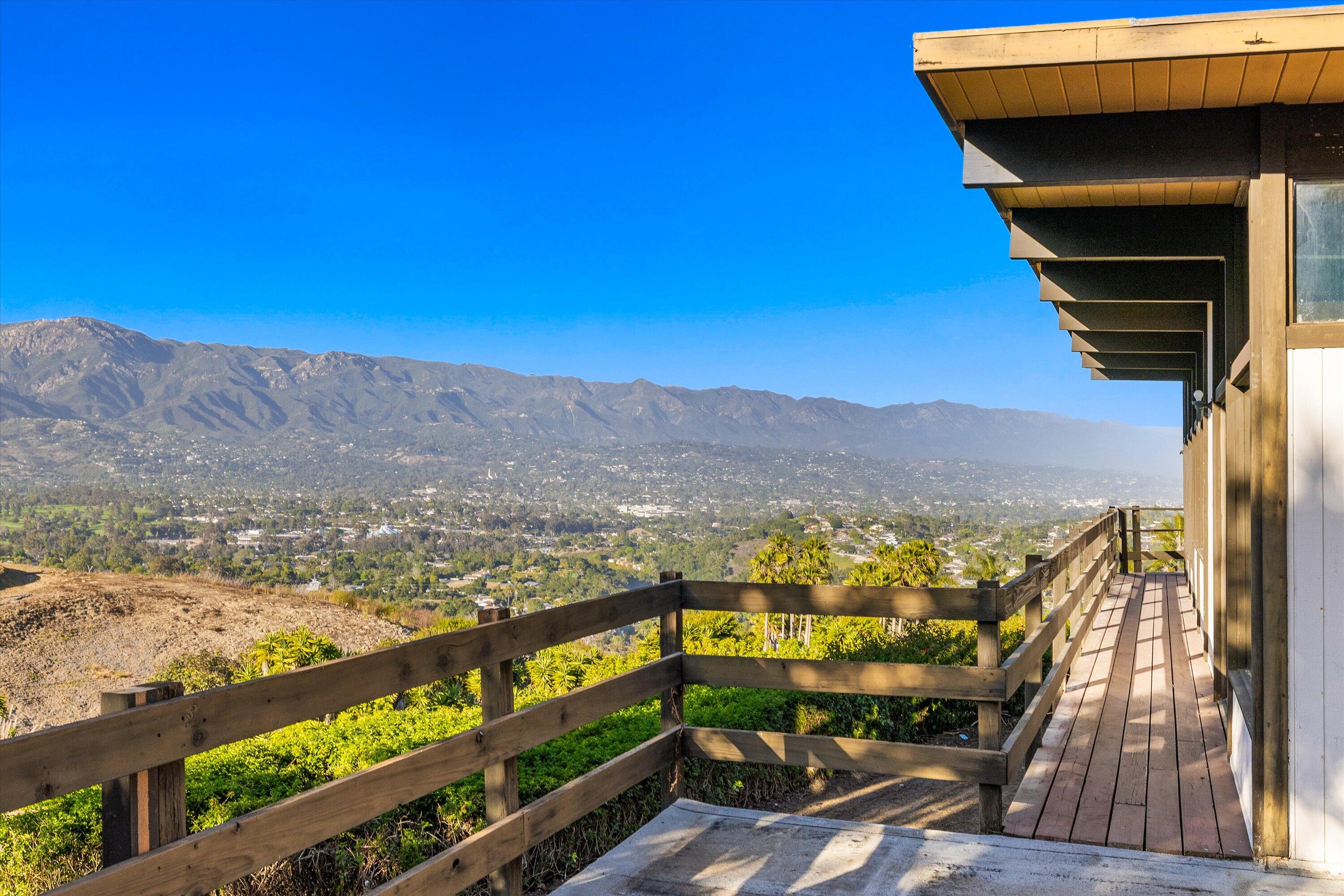 Santa Barbara, California 93109, United States, 3 Bedrooms Bedrooms, ,4 BathroomsBathrooms,Residential,Active,163109