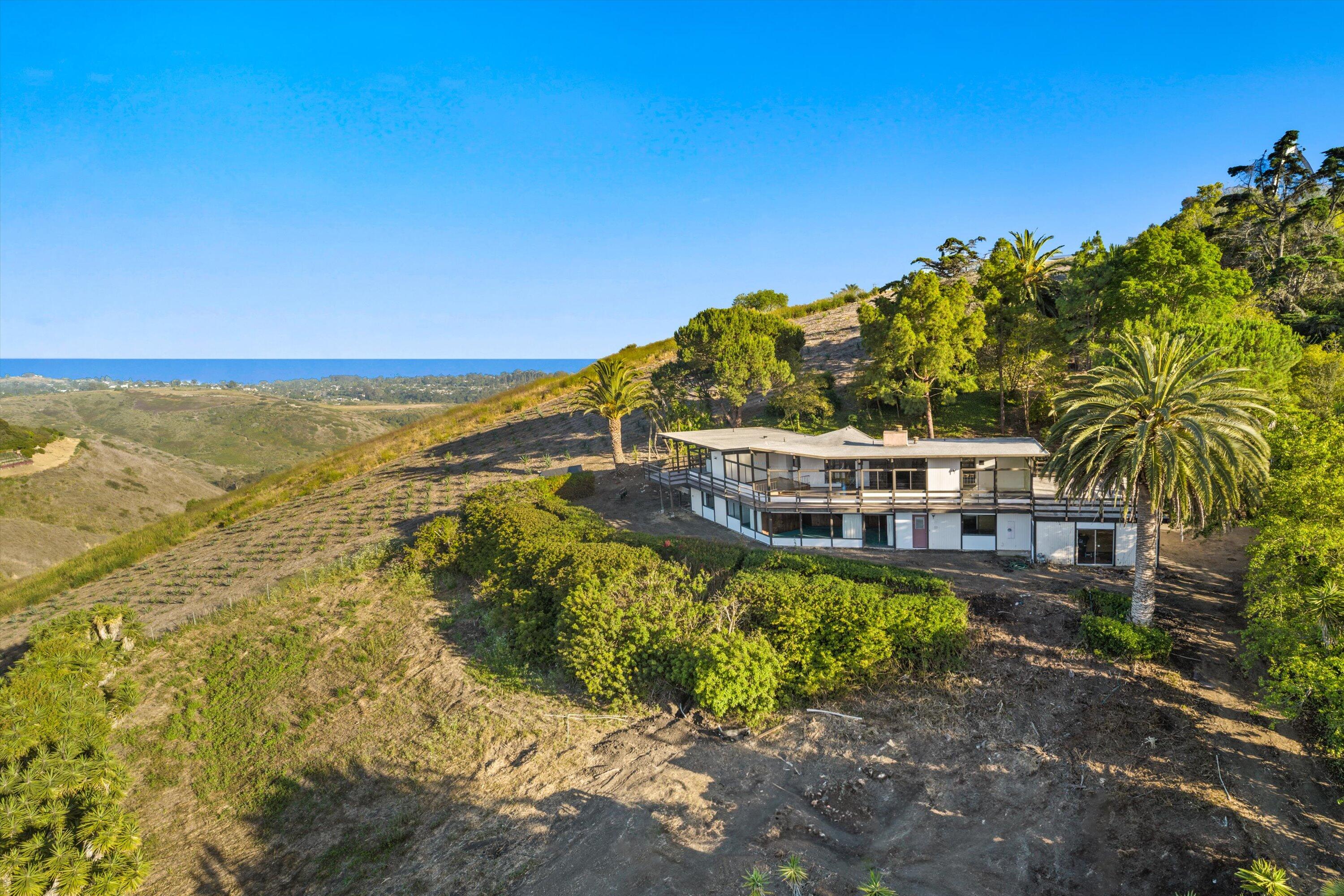 Santa Barbara, California 93109, United States, 3 Bedrooms Bedrooms, ,4 BathroomsBathrooms,Residential,Active,163109