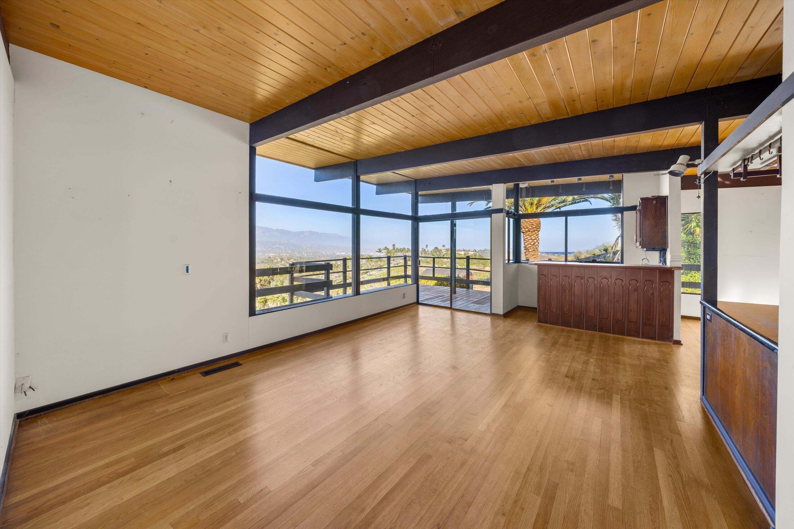 Santa Barbara, California 93109, United States, 3 Bedrooms Bedrooms, ,4 BathroomsBathrooms,Residential,Active,163109