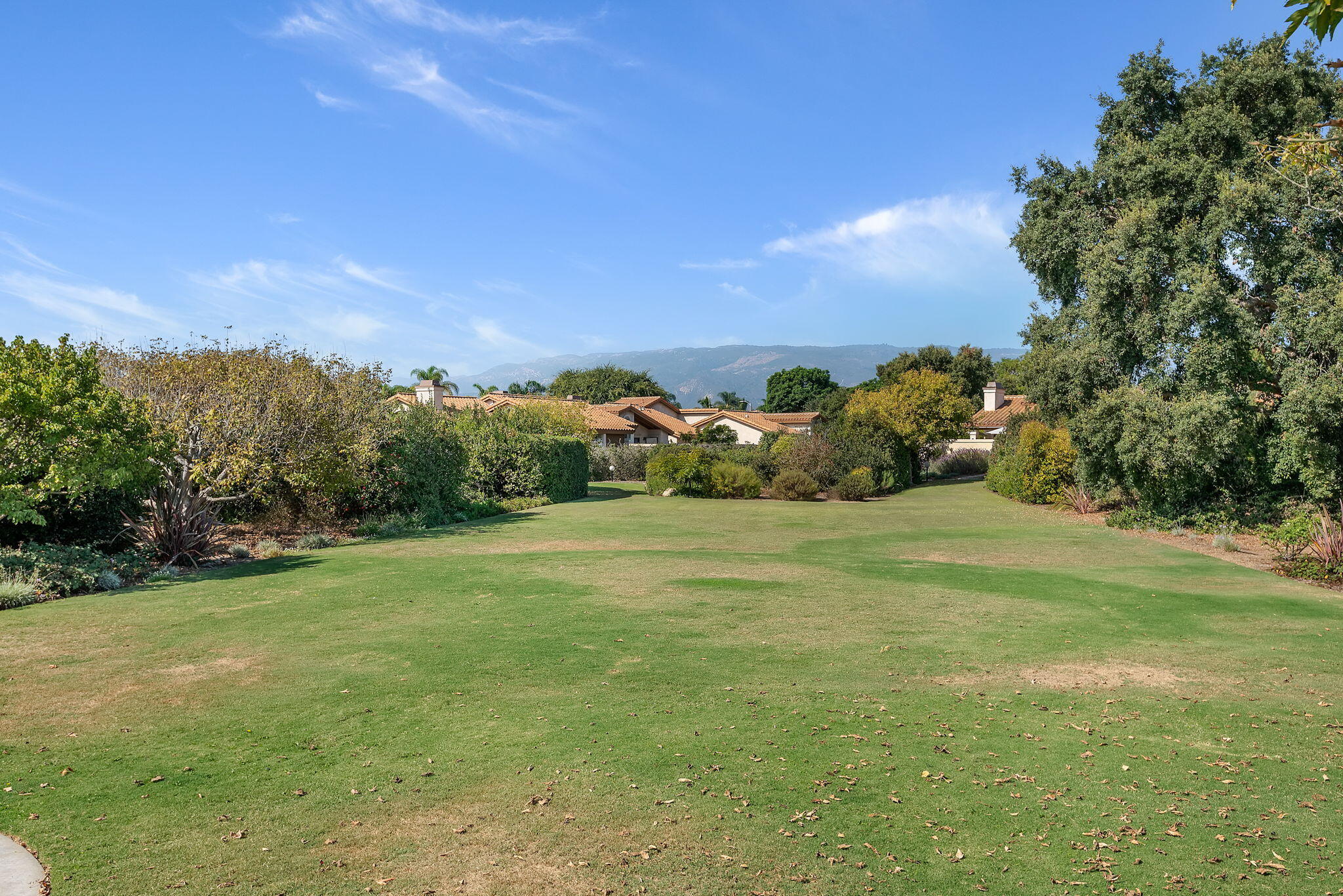 Santa Barbara, California 93111, United States, 2 Bedrooms Bedrooms, ,2 BathroomsBathrooms,Residential,Pending,129718