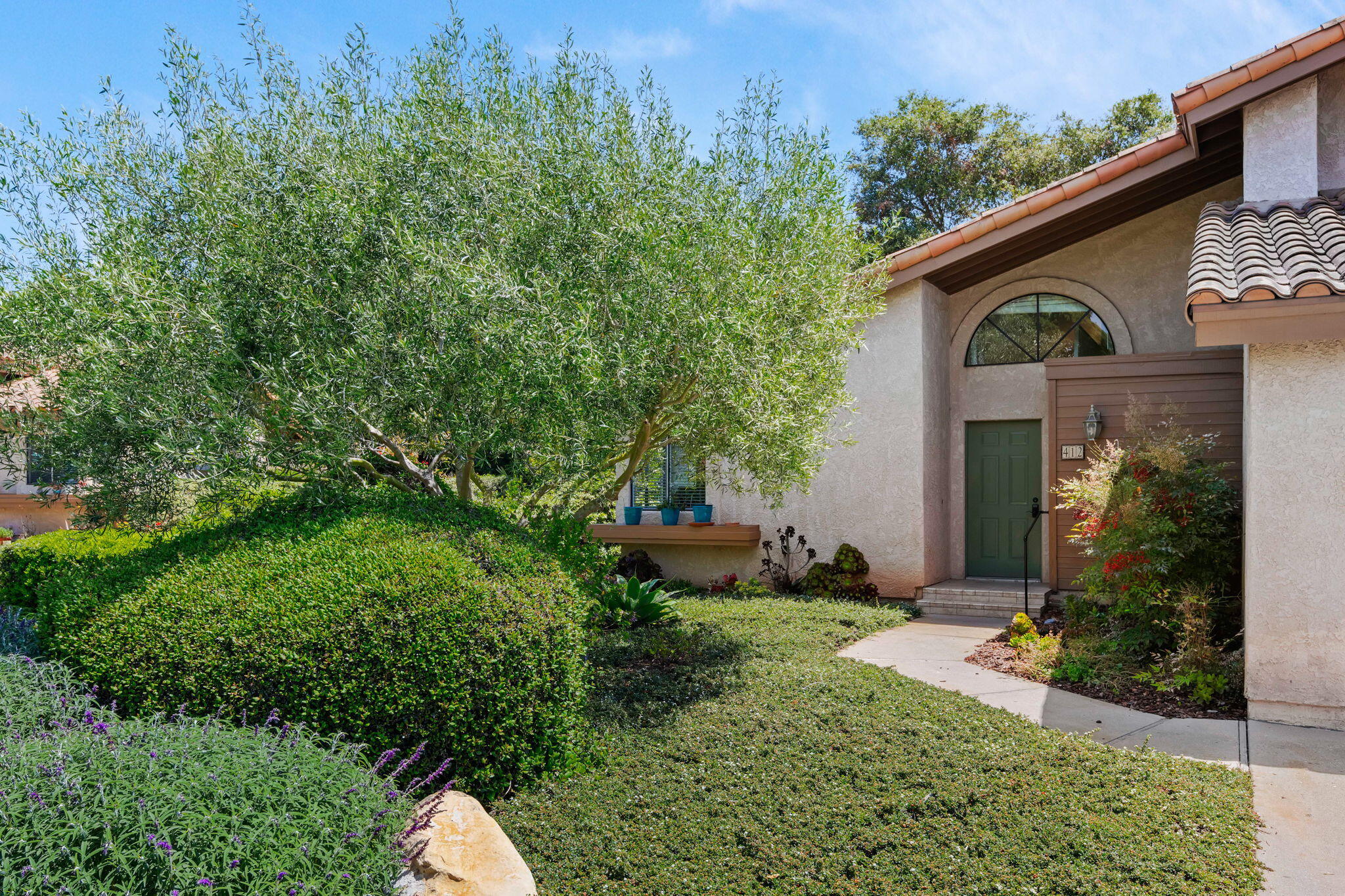 Santa Barbara, California 93111, United States, 2 Bedrooms Bedrooms, ,2 BathroomsBathrooms,Residential,Pending,129718