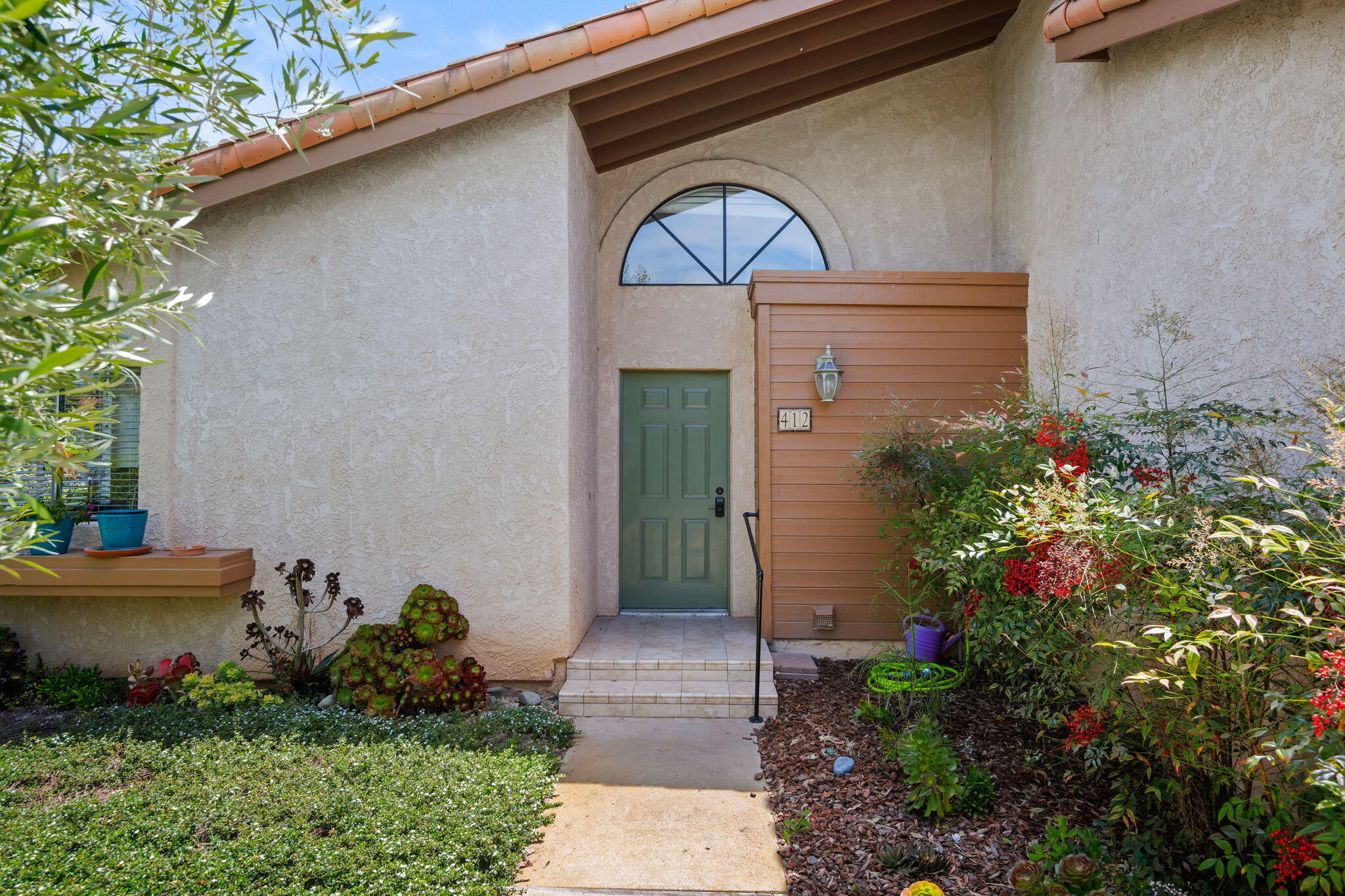 Santa Barbara, California 93111, United States, 2 Bedrooms Bedrooms, ,2 BathroomsBathrooms,Residential,Pending,129718