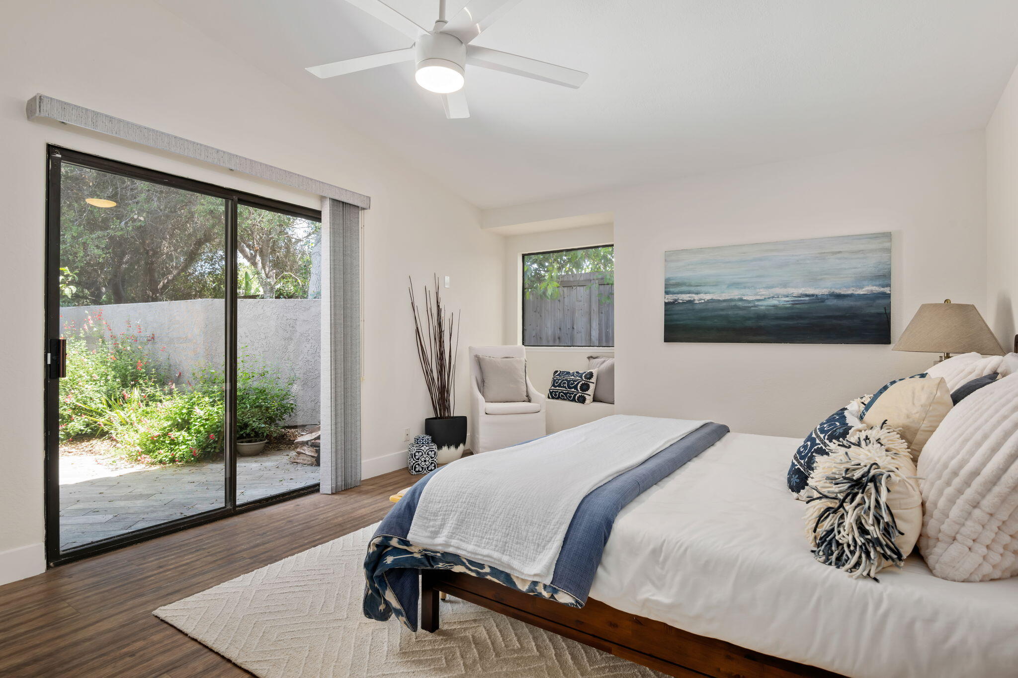 Santa Barbara, California 93111, United States, 2 Bedrooms Bedrooms, ,2 BathroomsBathrooms,Residential,Pending,129718