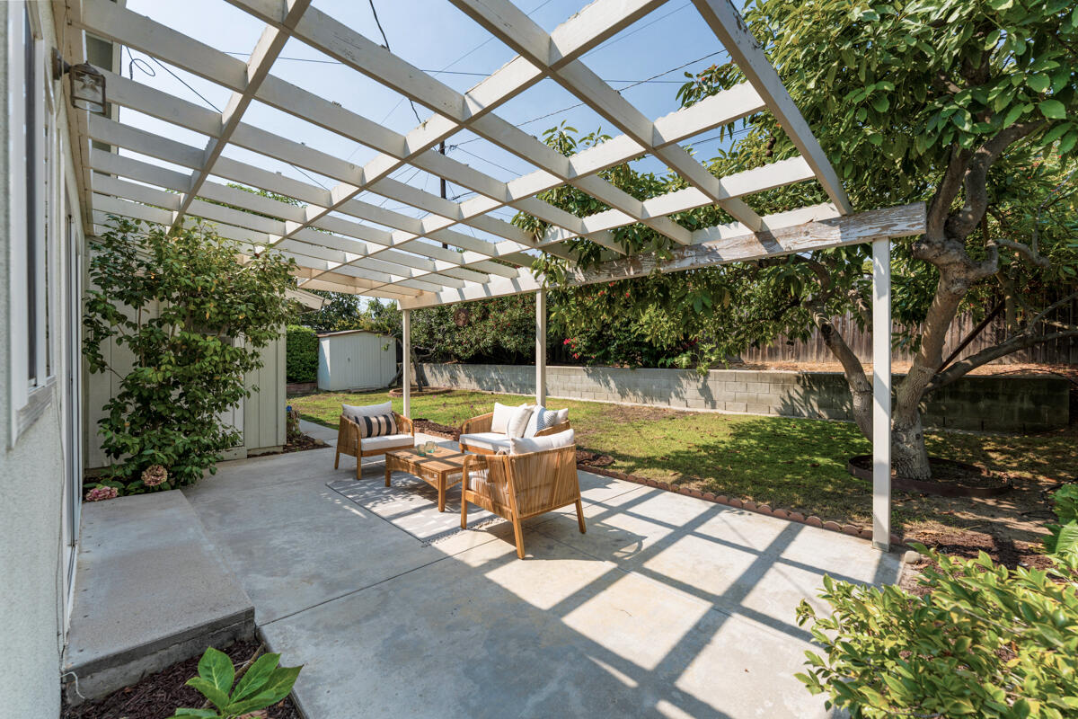 Goleta, California 93117, United States, 3 Bedrooms Bedrooms, ,2 BathroomsBathrooms,Residential,Pending,189453