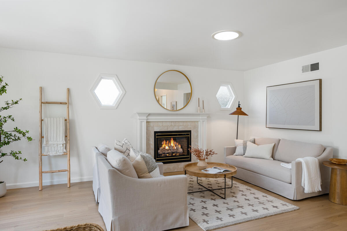 Goleta, California 93117, United States, 3 Bedrooms Bedrooms, ,2 BathroomsBathrooms,Residential,Pending,189453