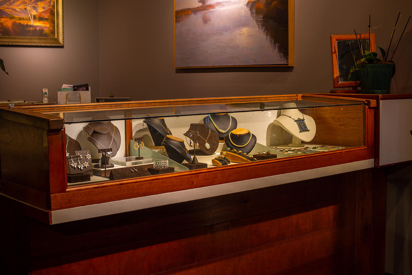 OJAI, California 93023, United States, ,Commercial,Active,72115