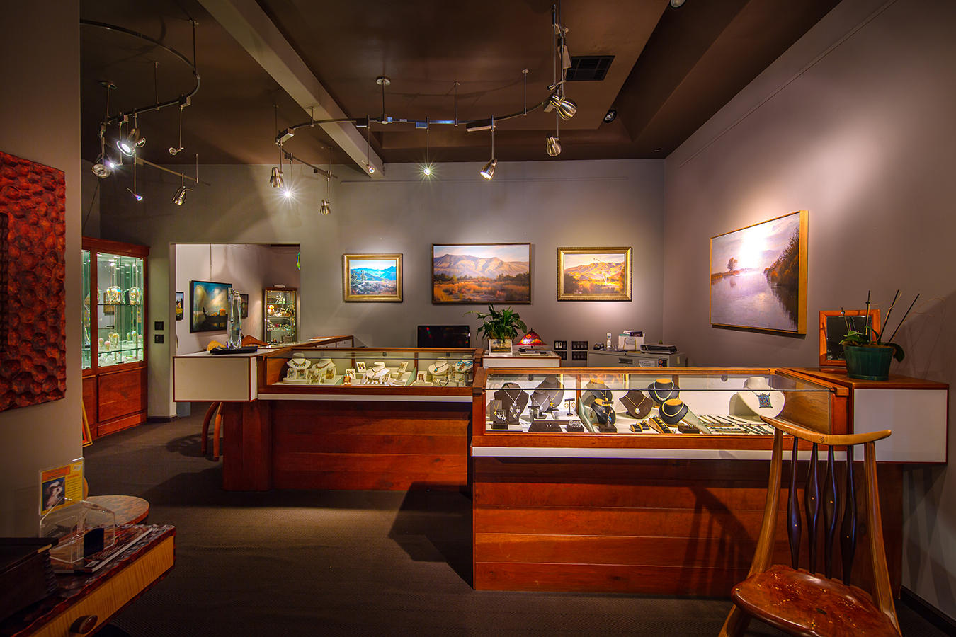 OJAI, California 93023, United States, ,Commercial,Active,72115