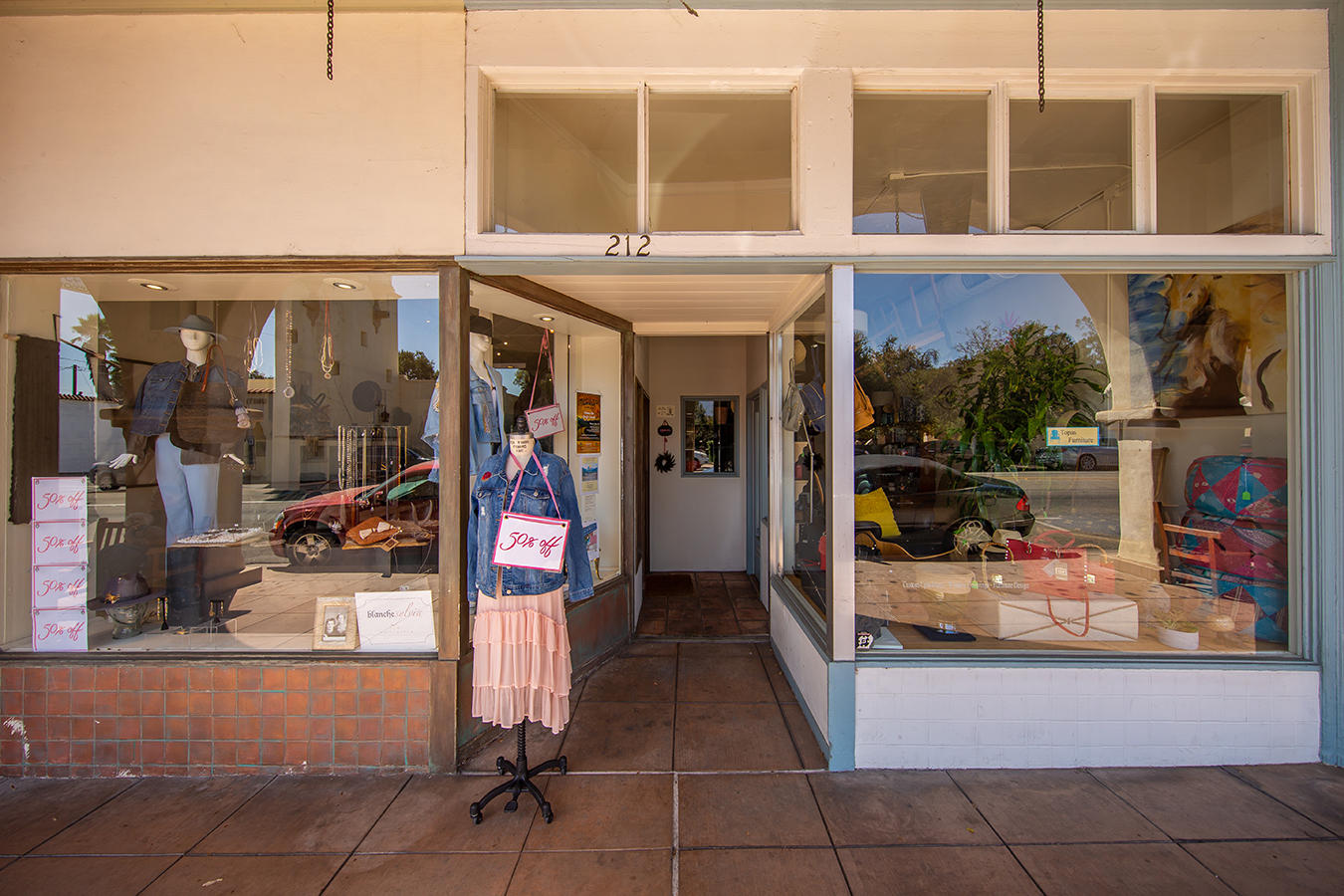 OJAI, California 93023, United States, ,Commercial,Active,72115