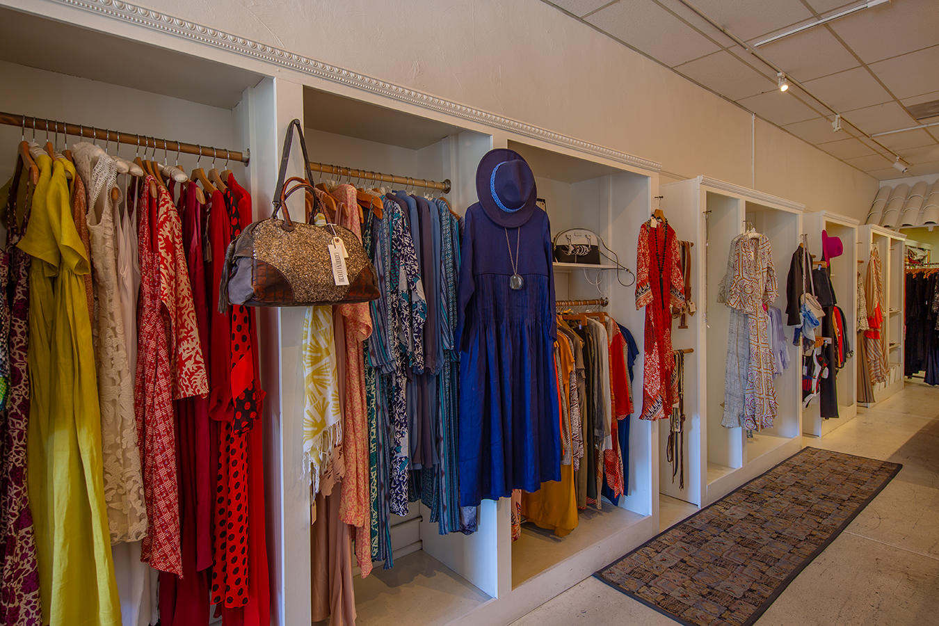 OJAI, California 93023, United States, ,Commercial,Active,72115