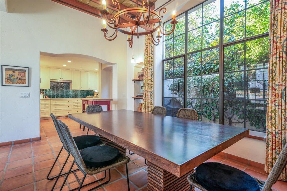 Santa Barbara, California 93101, United States, 3 Bedrooms Bedrooms, ,3 BathroomsBathrooms,Residential,Active,95542