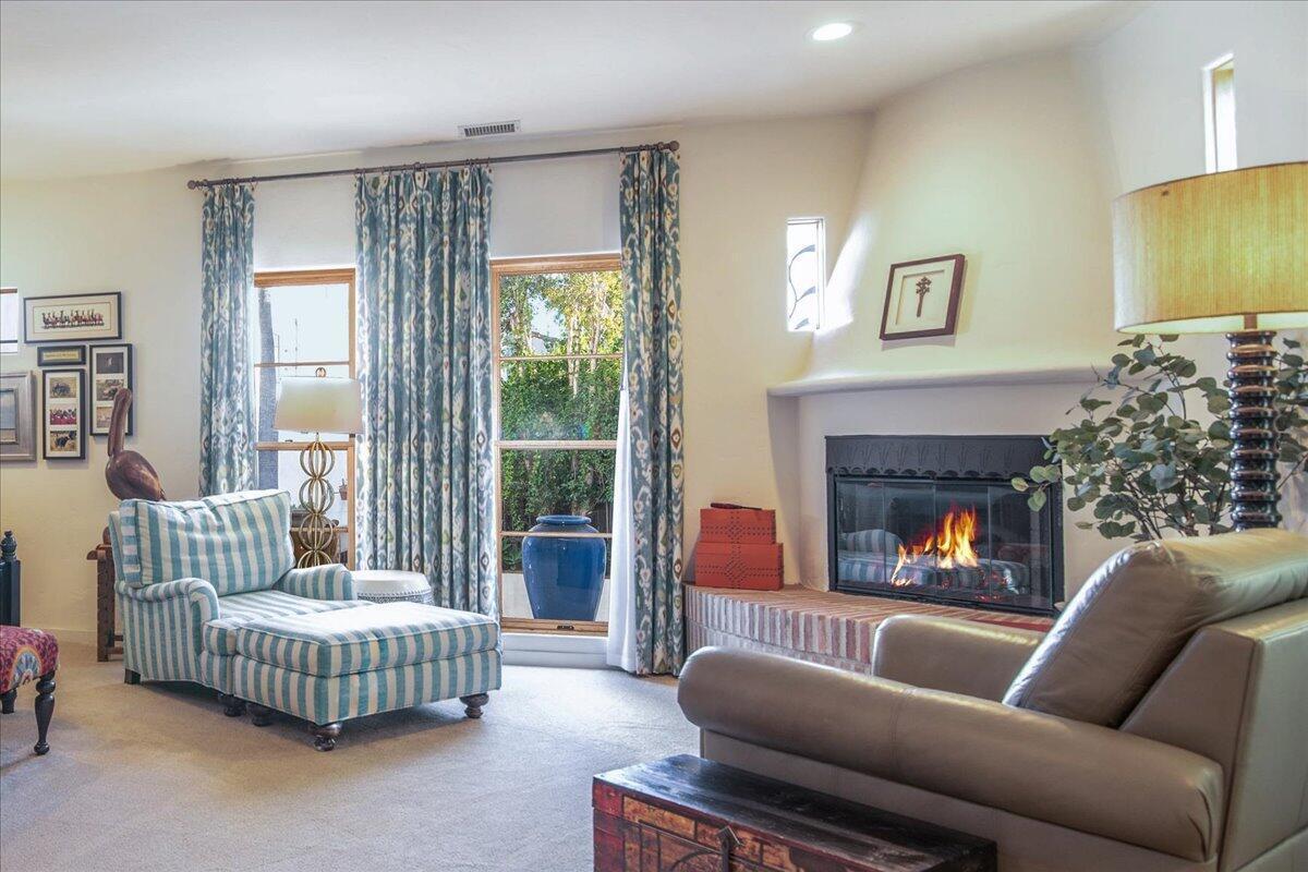 Santa Barbara, California 93101, United States, 3 Bedrooms Bedrooms, ,3 BathroomsBathrooms,Residential,Active,95542