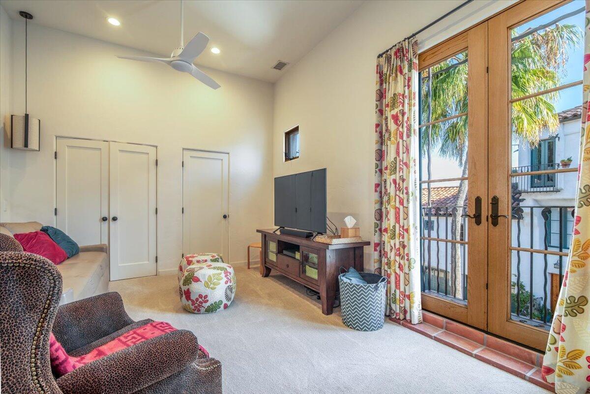 Santa Barbara, California 93101, United States, 3 Bedrooms Bedrooms, ,3 BathroomsBathrooms,Residential,Active,95542