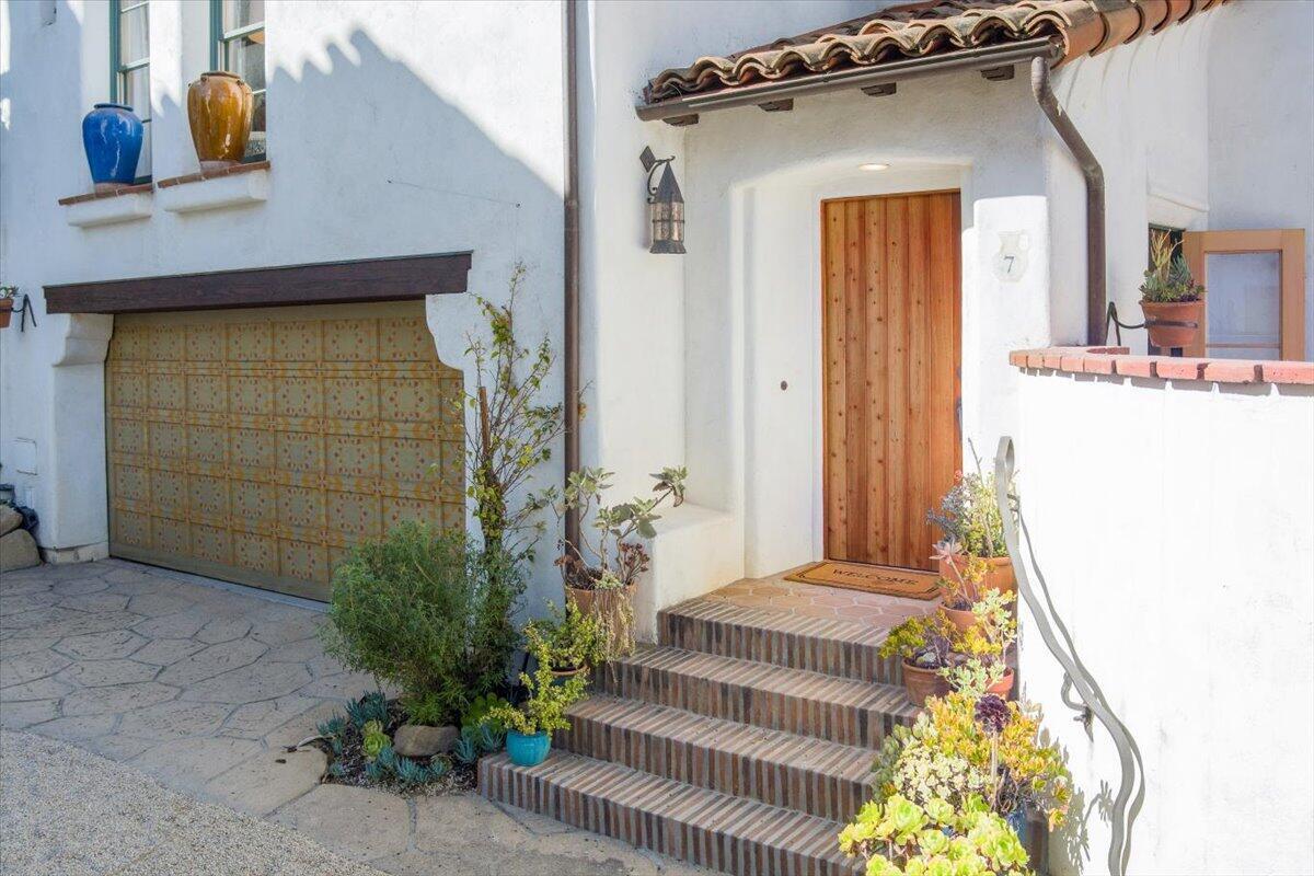 Santa Barbara, California 93101, United States, 3 Bedrooms Bedrooms, ,3 BathroomsBathrooms,Residential,Active,95542