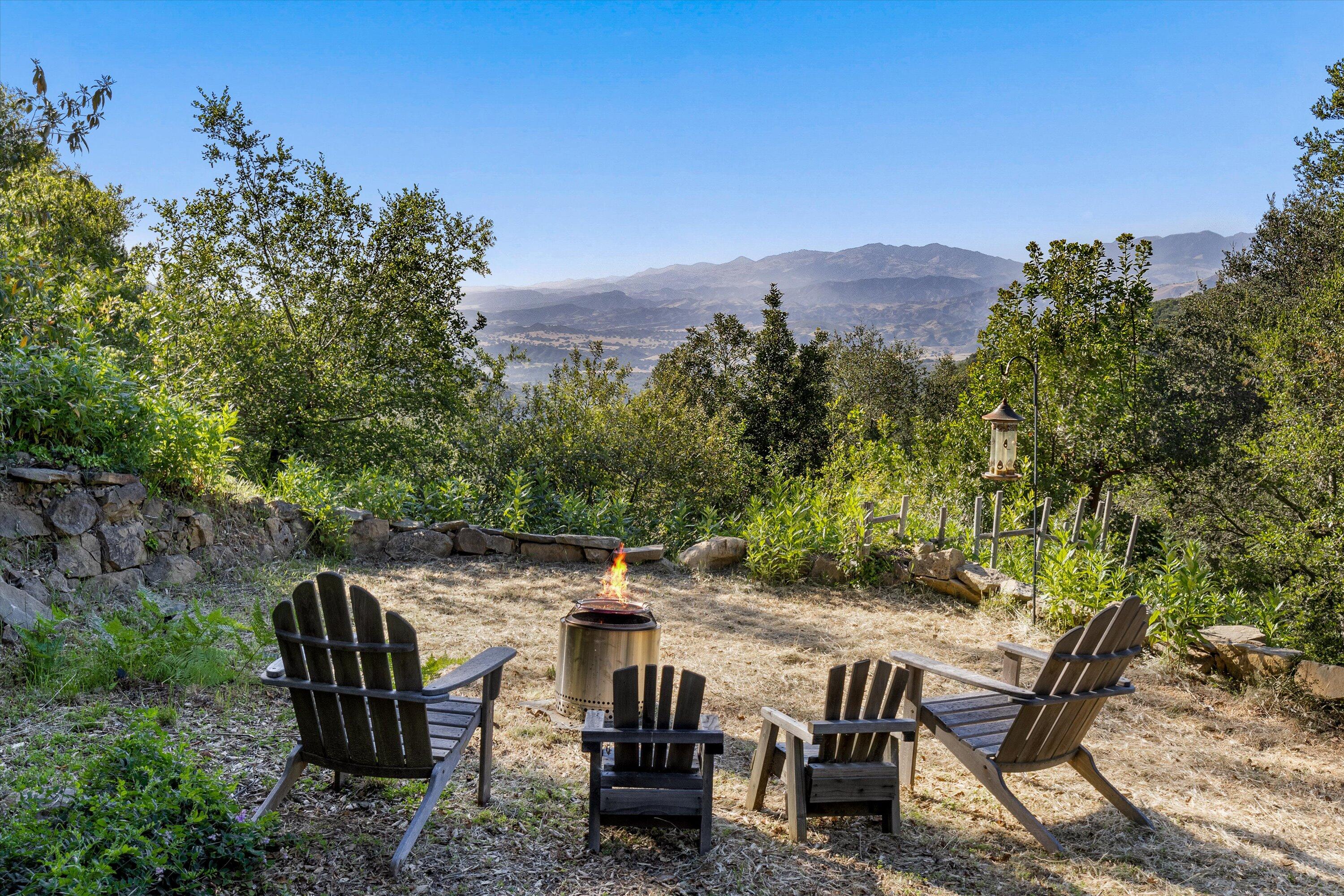 Santa Barbara, California 93105, United States, 5 Bedrooms Bedrooms, ,5 BathroomsBathrooms,Residential,Active,142843