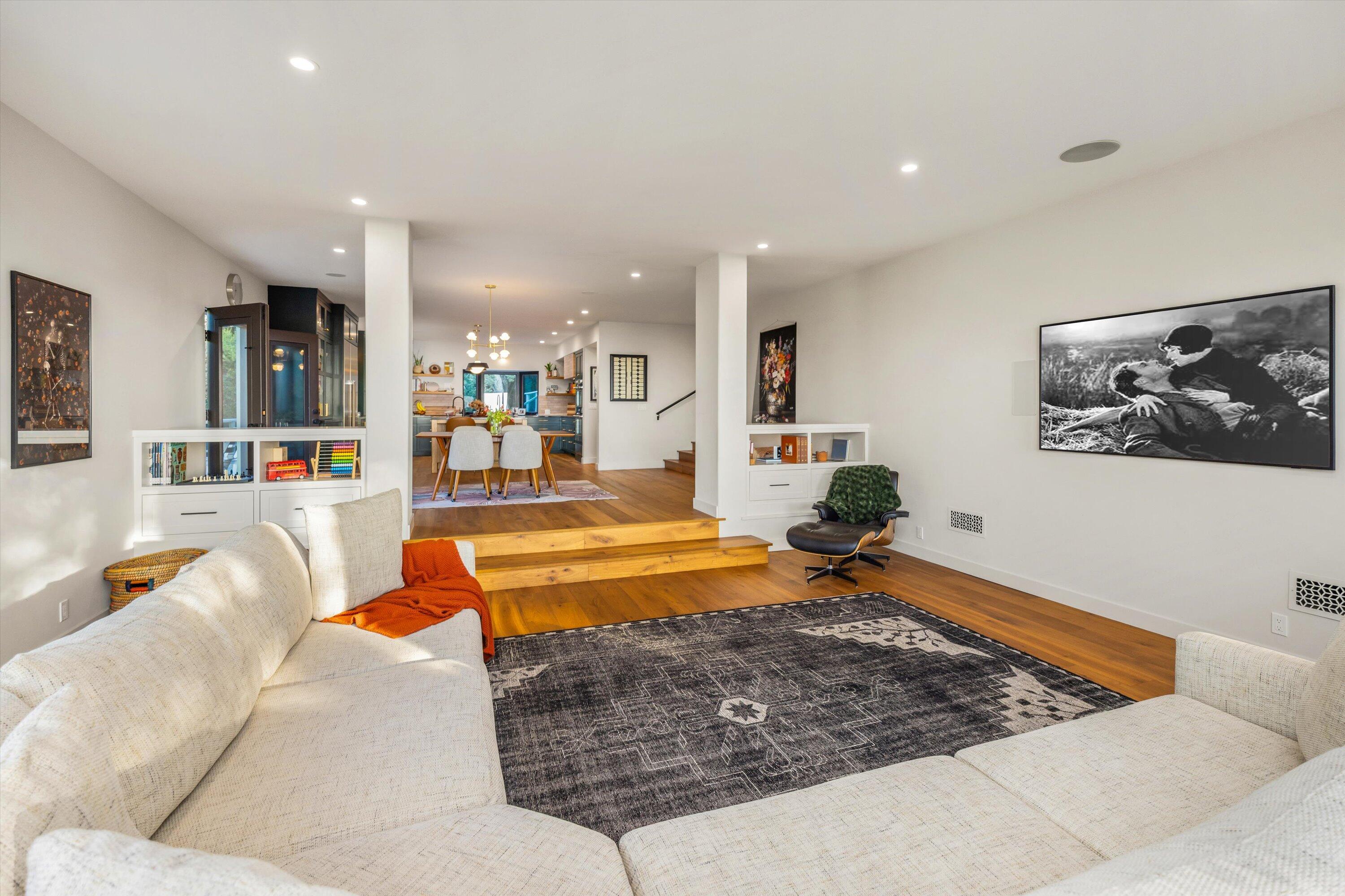 Santa Barbara, California 93105, United States, 5 Bedrooms Bedrooms, ,5 BathroomsBathrooms,Residential,Active,142843