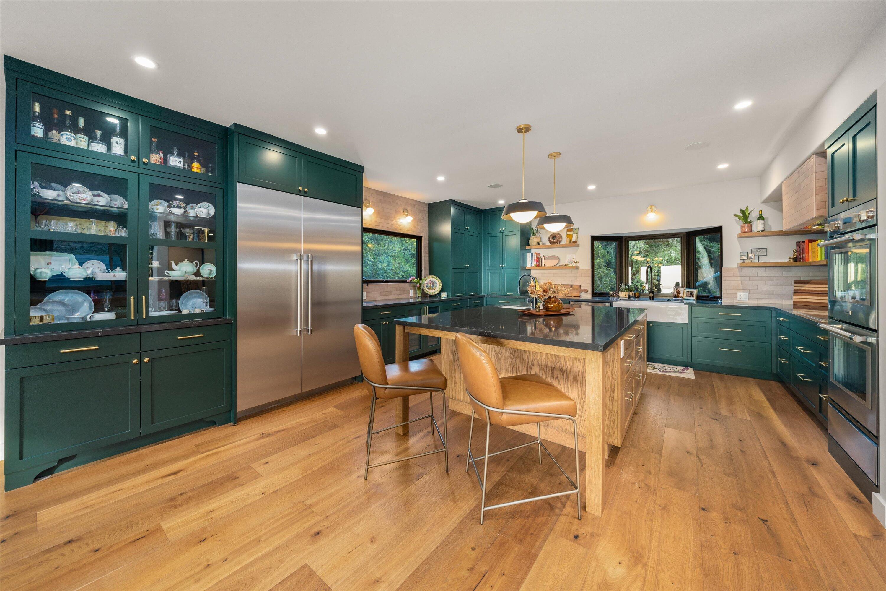 Santa Barbara, California 93105, United States, 5 Bedrooms Bedrooms, ,5 BathroomsBathrooms,Residential,Active,142843